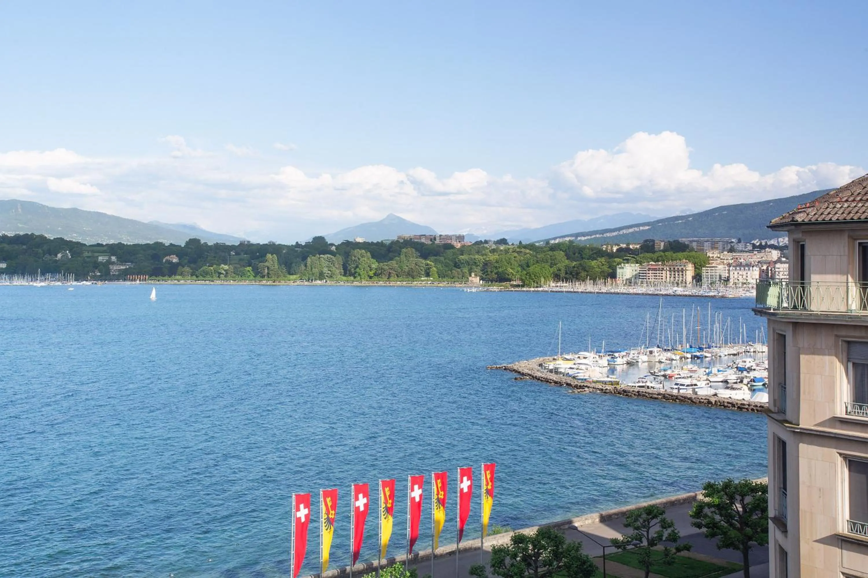 Photo of the whole room in Hotel President Wilson, a Luxury Collection Hotel, Geneva