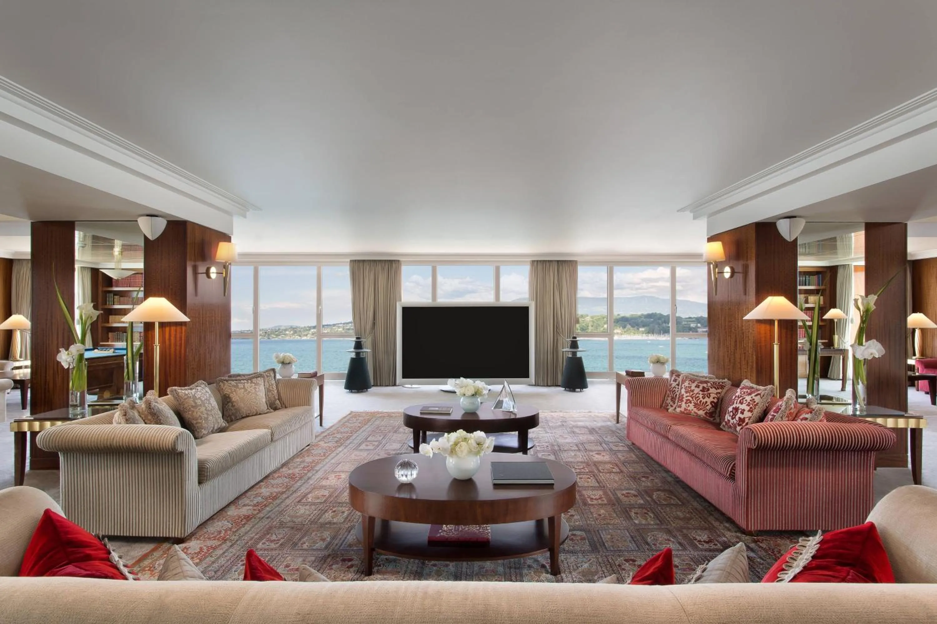Living room in Hotel President Wilson, a Luxury Collection Hotel, Geneva