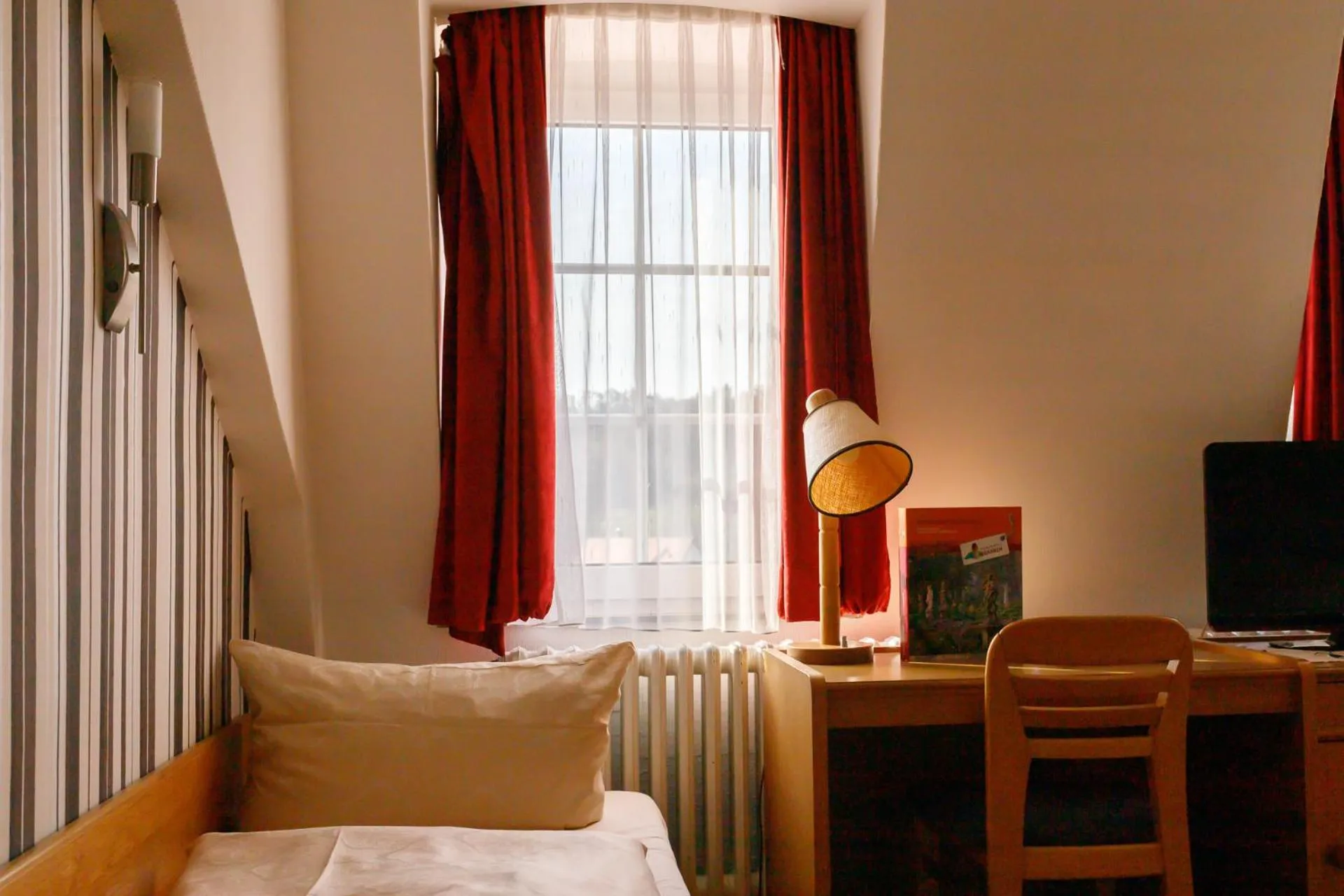 Bed in Schwarzes Lamm