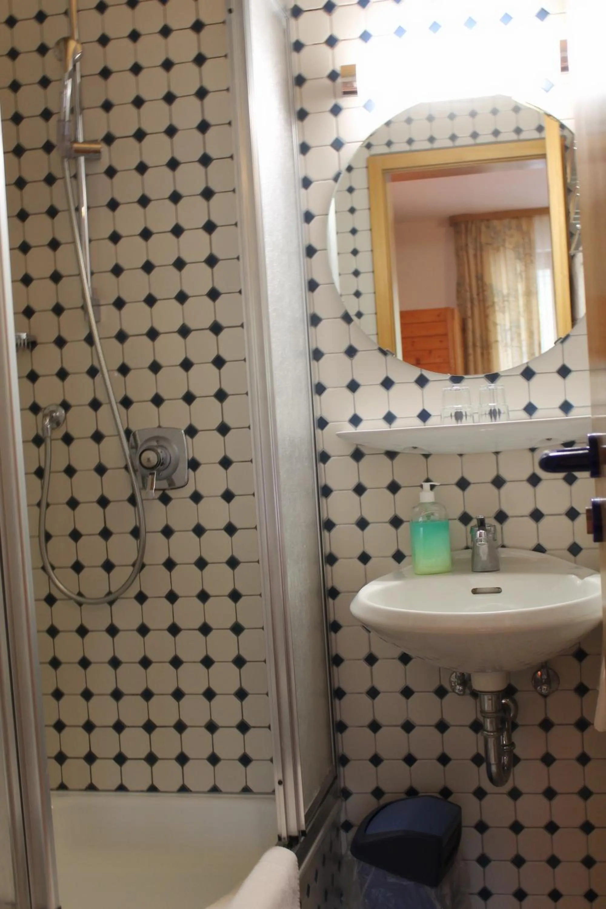 Bathroom in Schwarzes Lamm