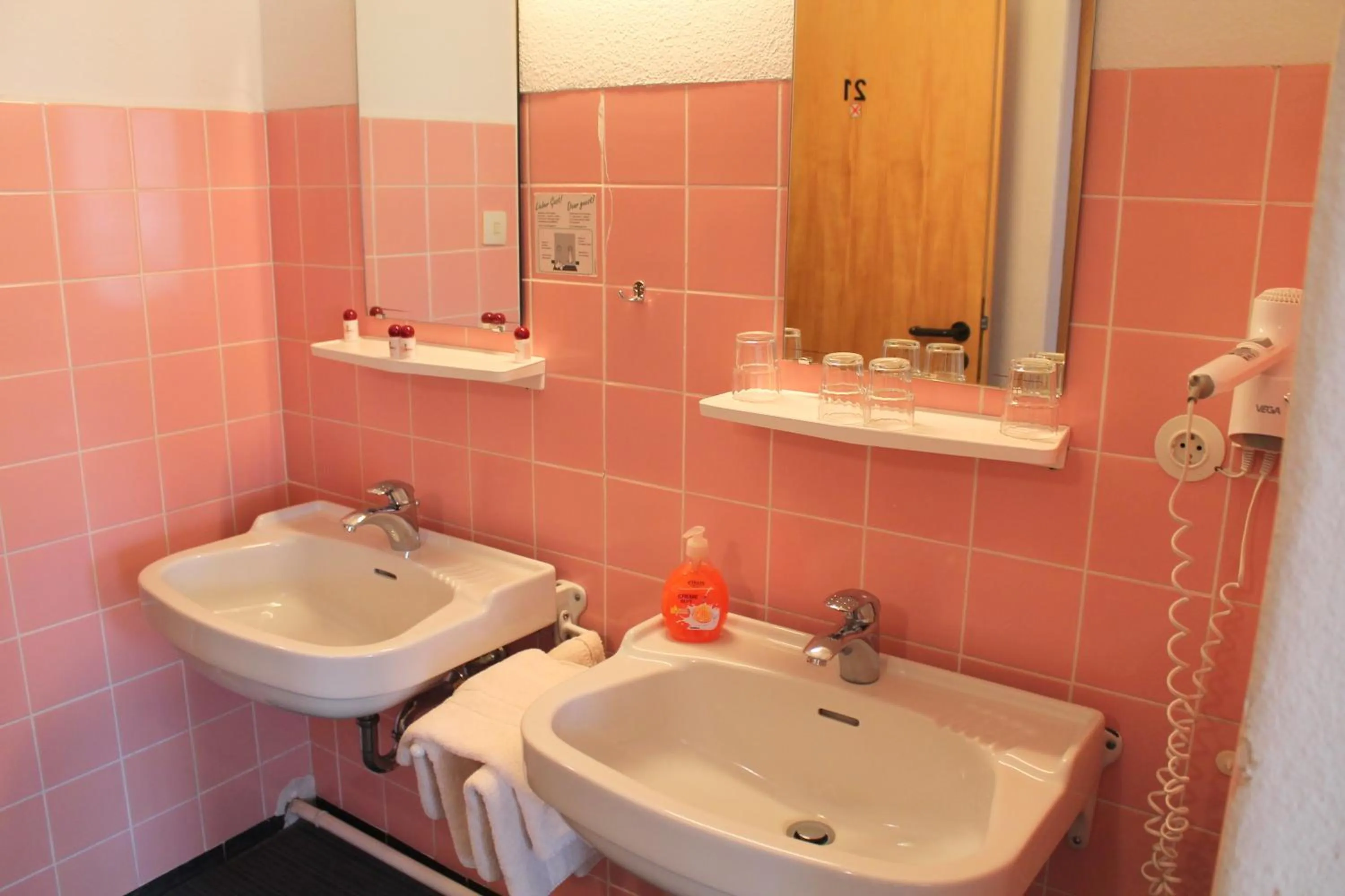 Bathroom in Schwarzes Lamm