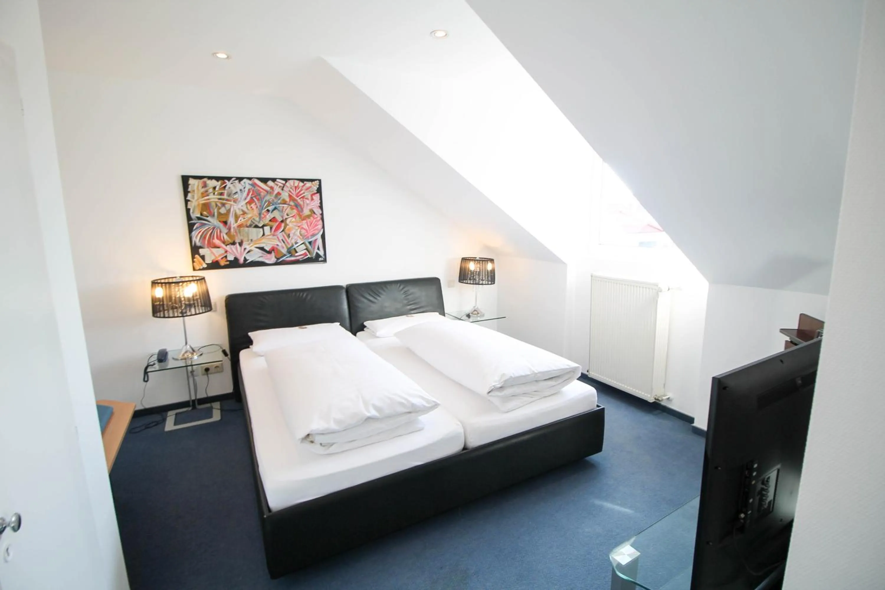 Bedroom, Bed in Hotel am Zoo