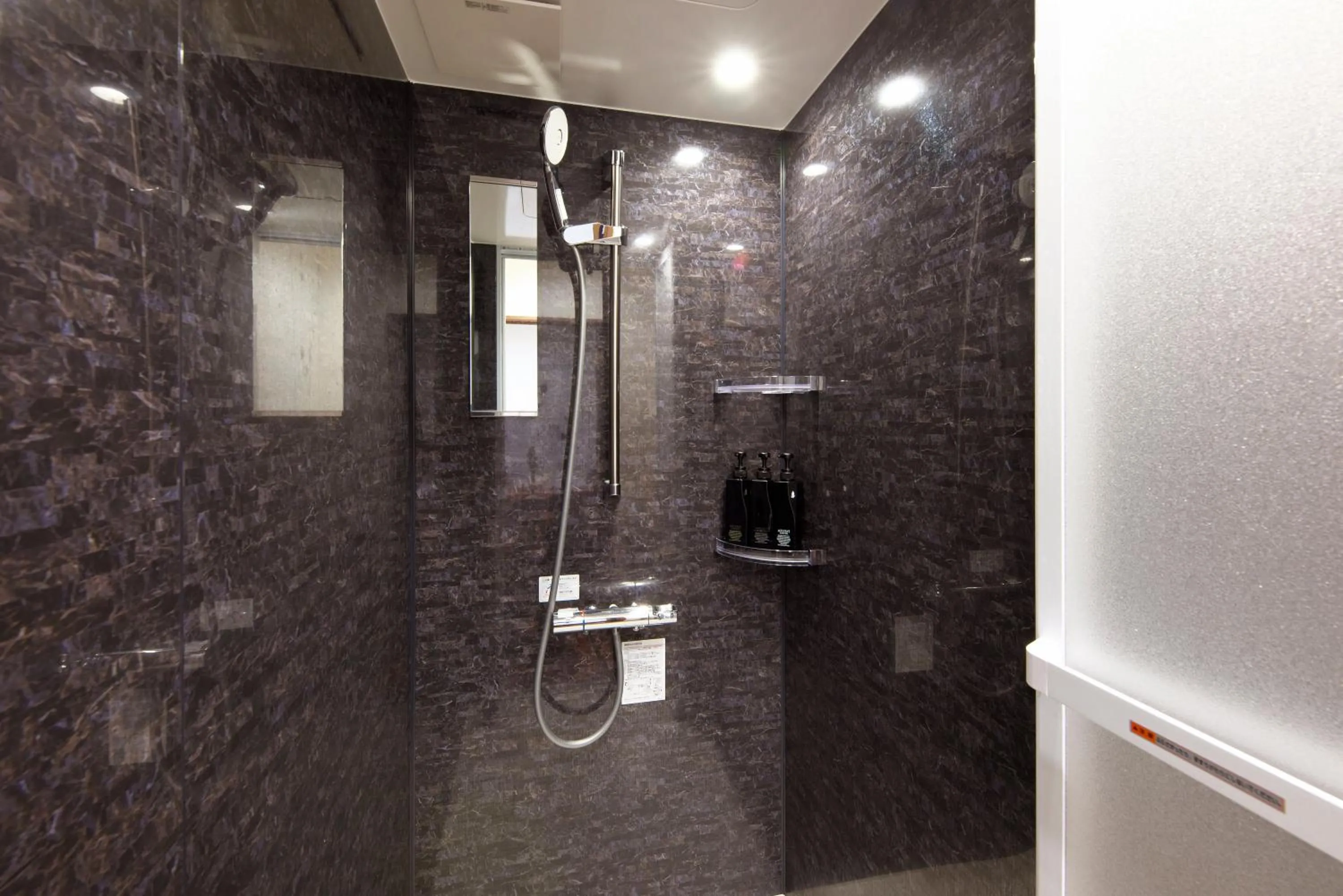 Shower in Fuji Gran Villa - TOKI -