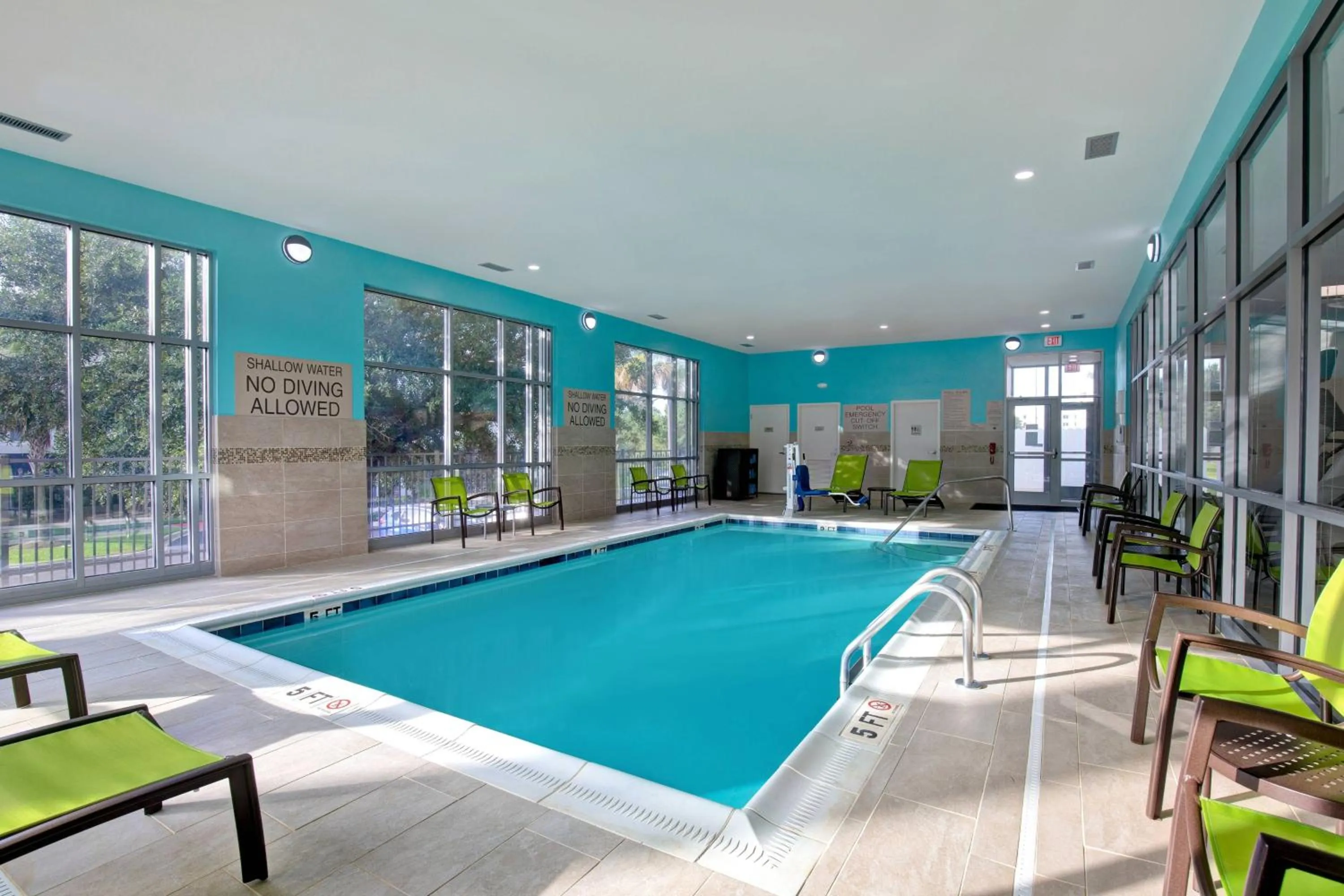 Swimming pool in SpringHill Suites by Marriott Orangeburg