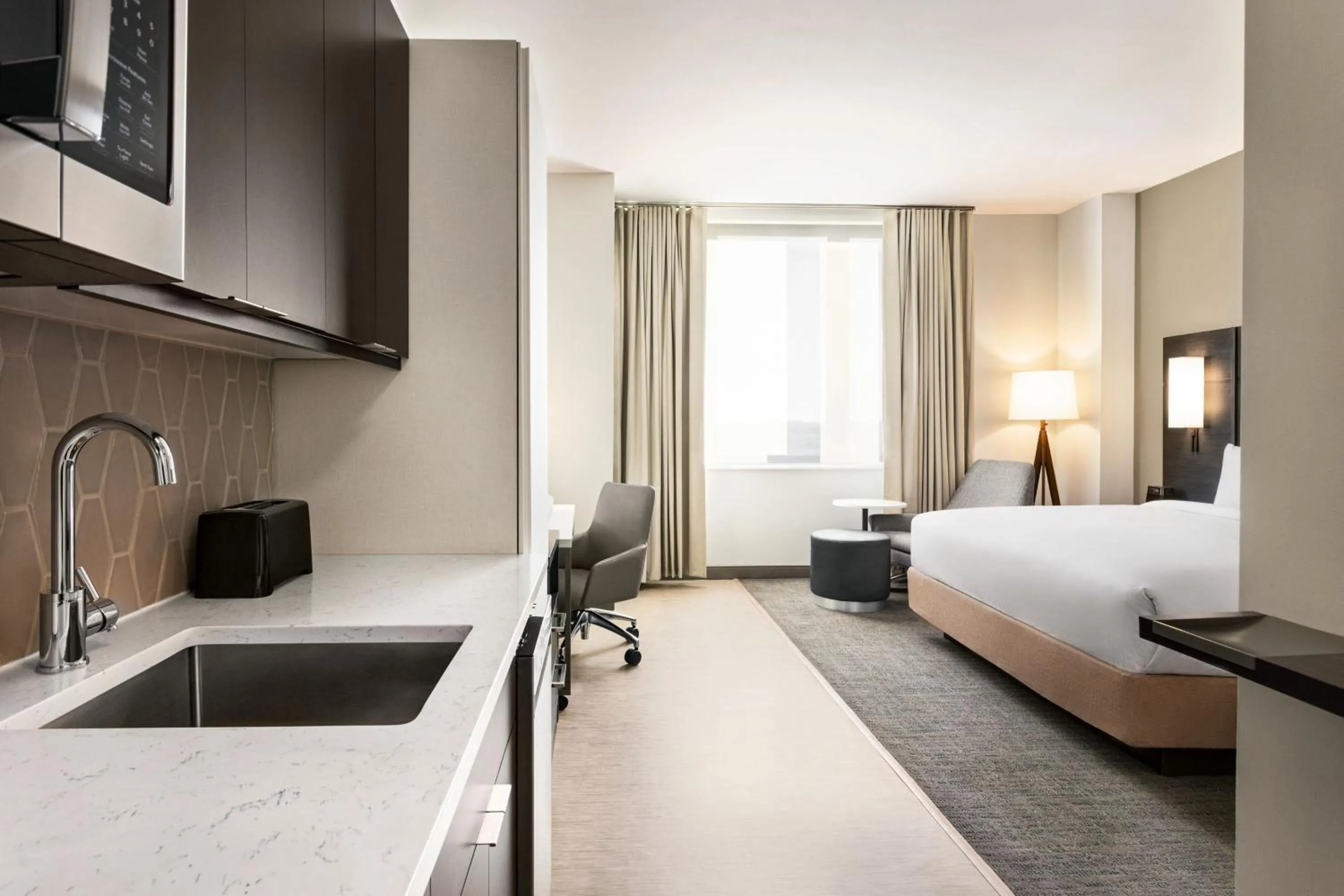 Photo of the whole room, Bed in Residence Inn by Marriott New York JFK Airport