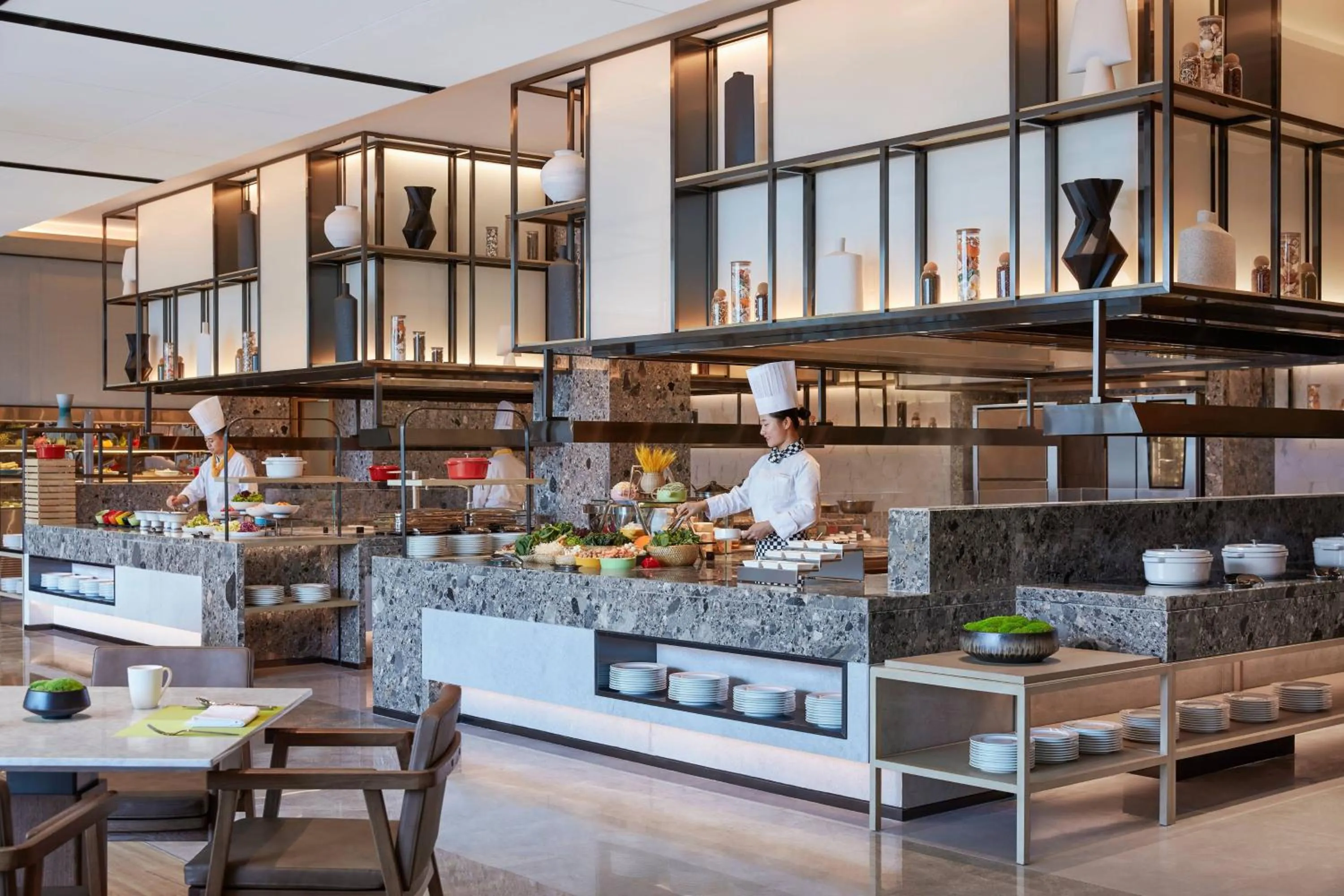 Restaurant/places to eat in Courtyard by Marriott Qinhuangdao West