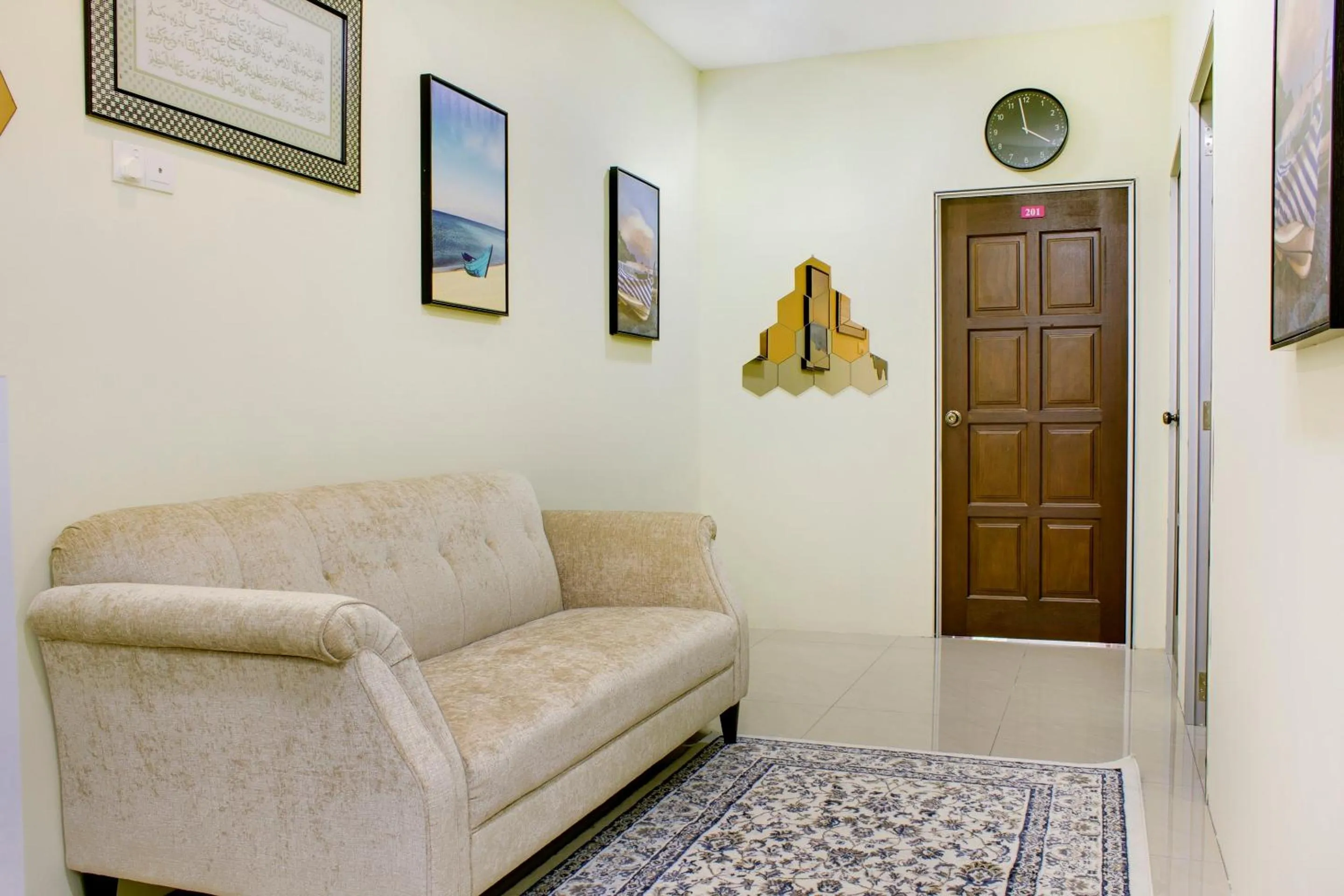 Lobby or reception in Hotel O Roselyn Inn 2