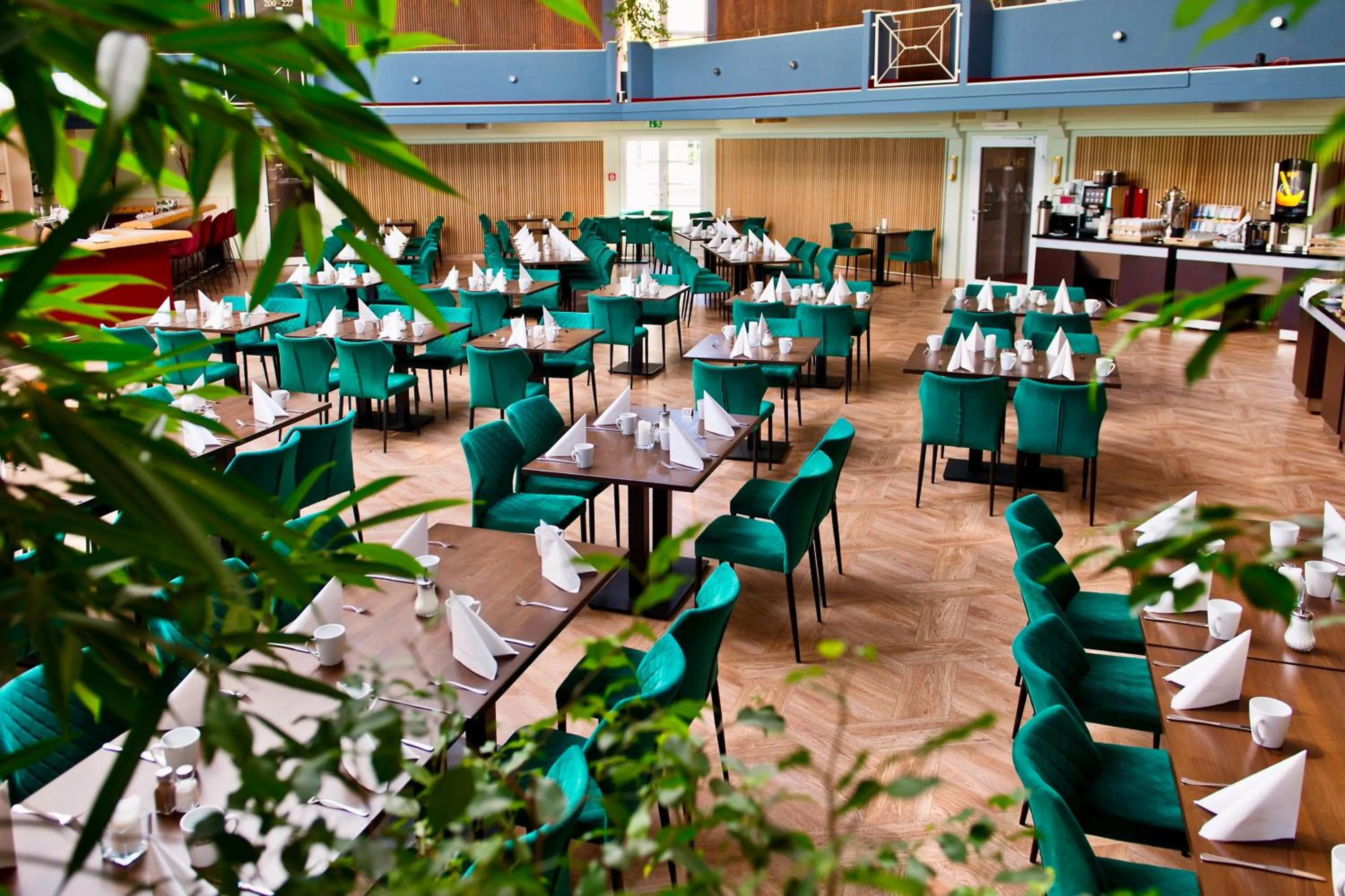 Restaurant/places to eat in Atrium Hotel Amadeus