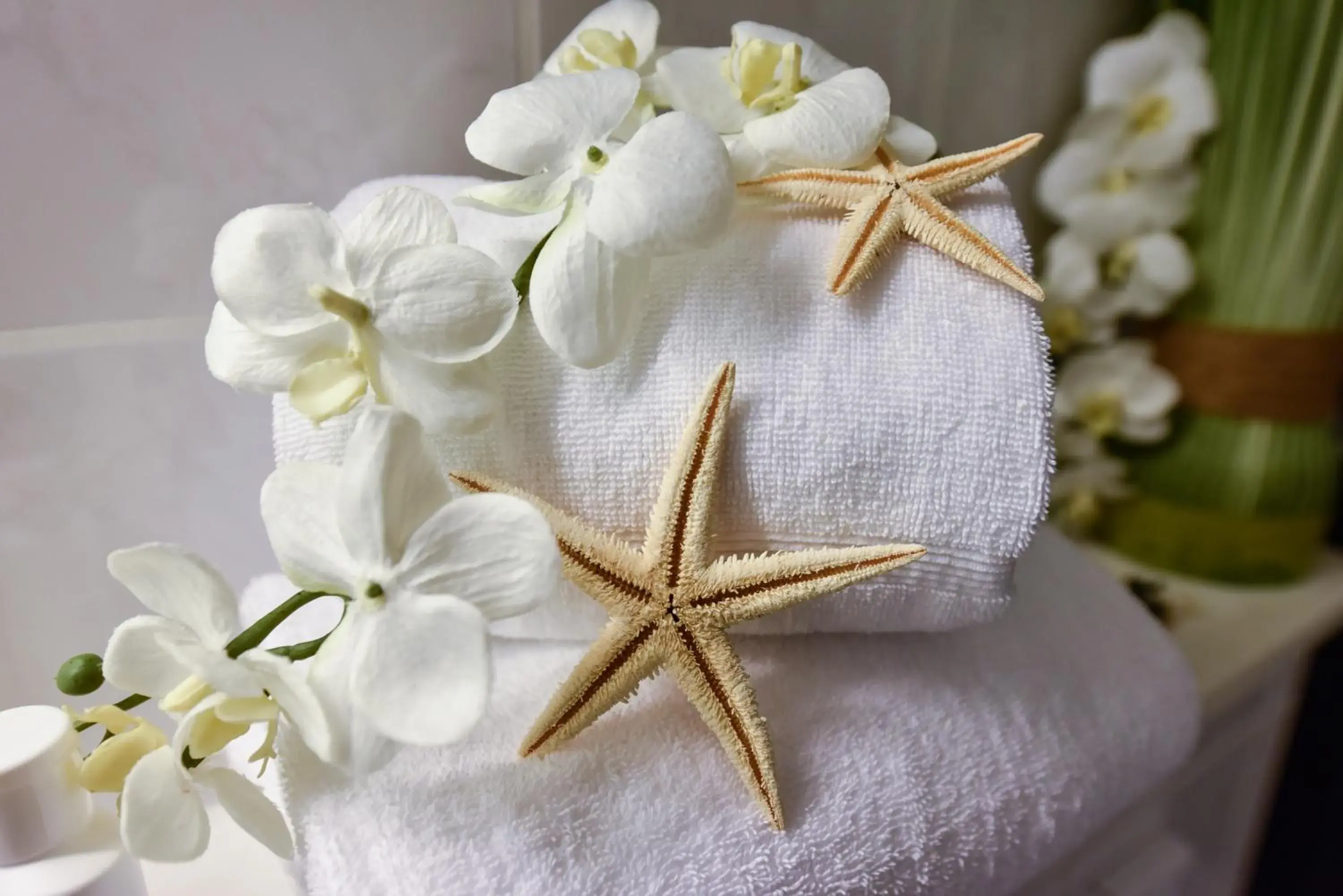 Bathroom, Bed in Atrium Hotel Amadeus Bathroom, Bed in Atrium Hotel Amadeus