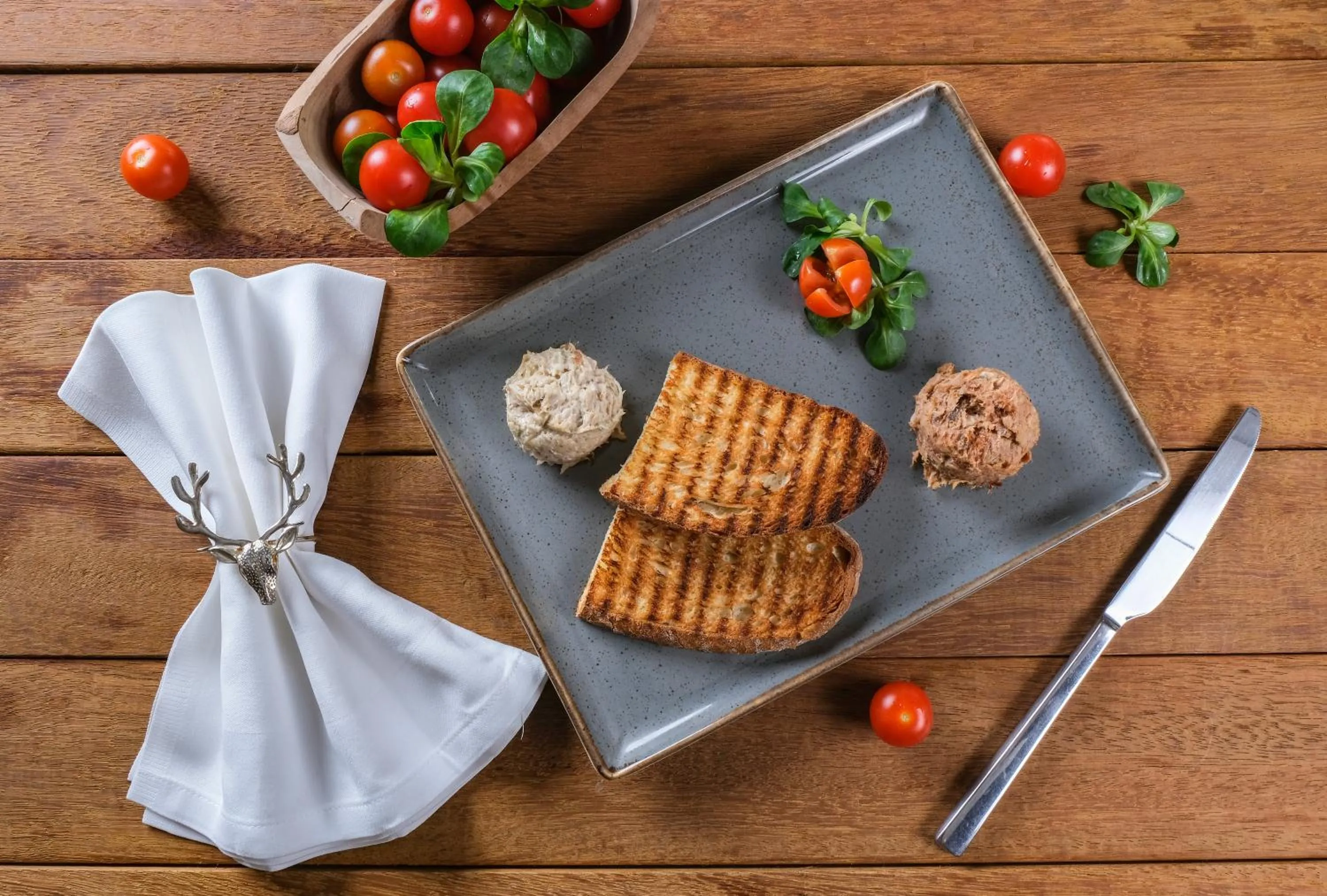 Restaurant/places to eat in Hotel Republika