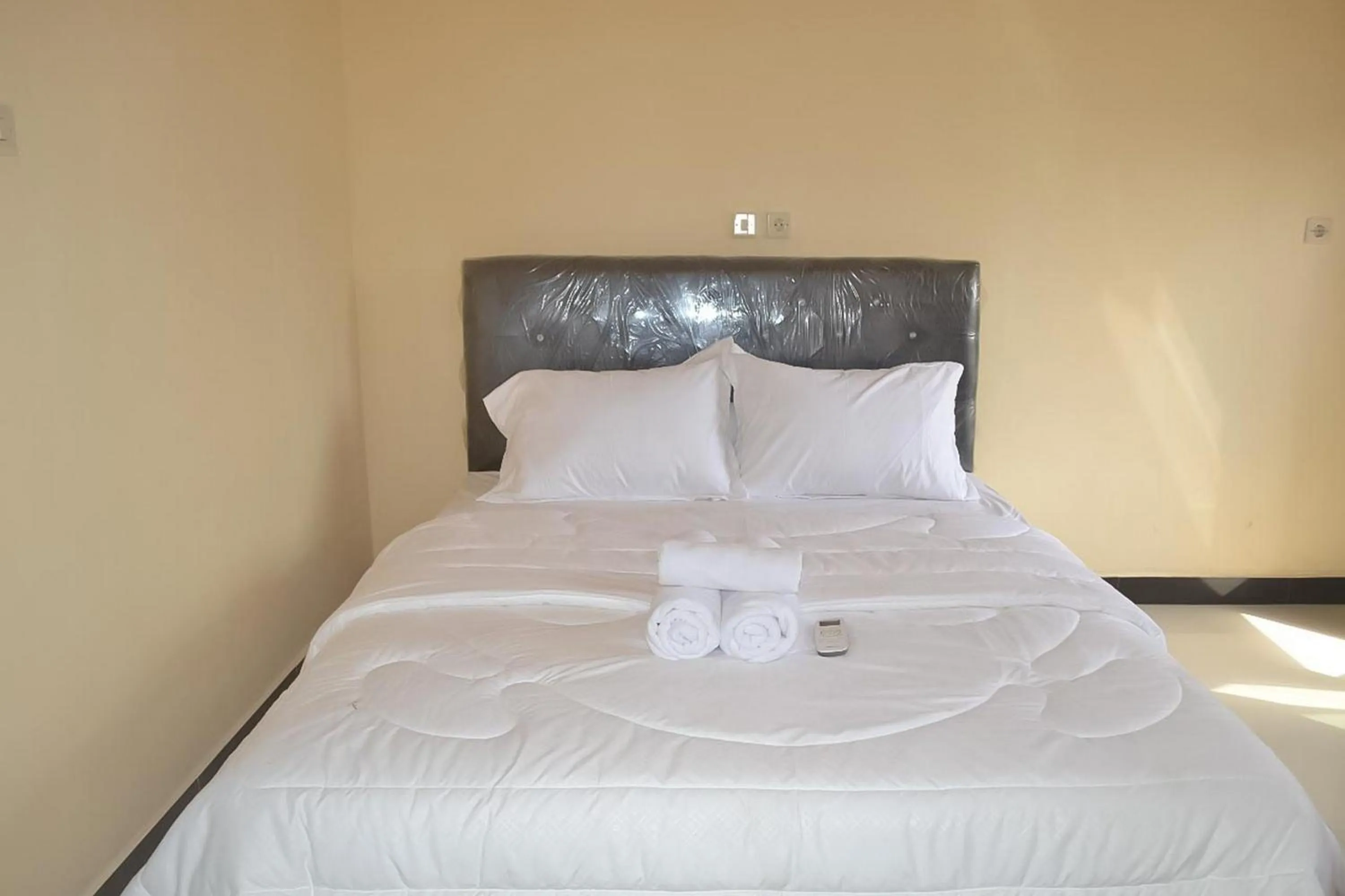 Bed in Artayya Puri Homestay near Terminal Purabaya Madiun Mitra RedDoorz