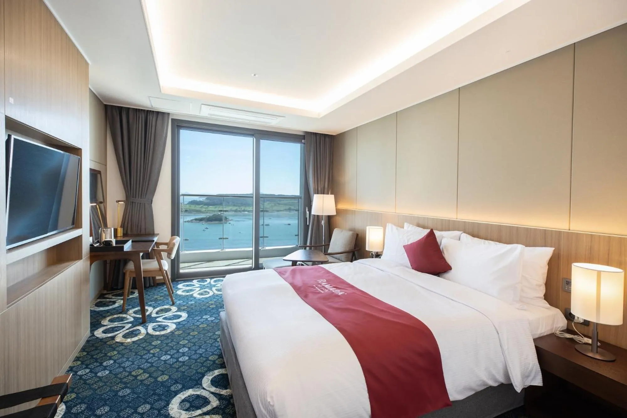 Bed in Ramada Plaza by Wyndham Dolsan Yeosu