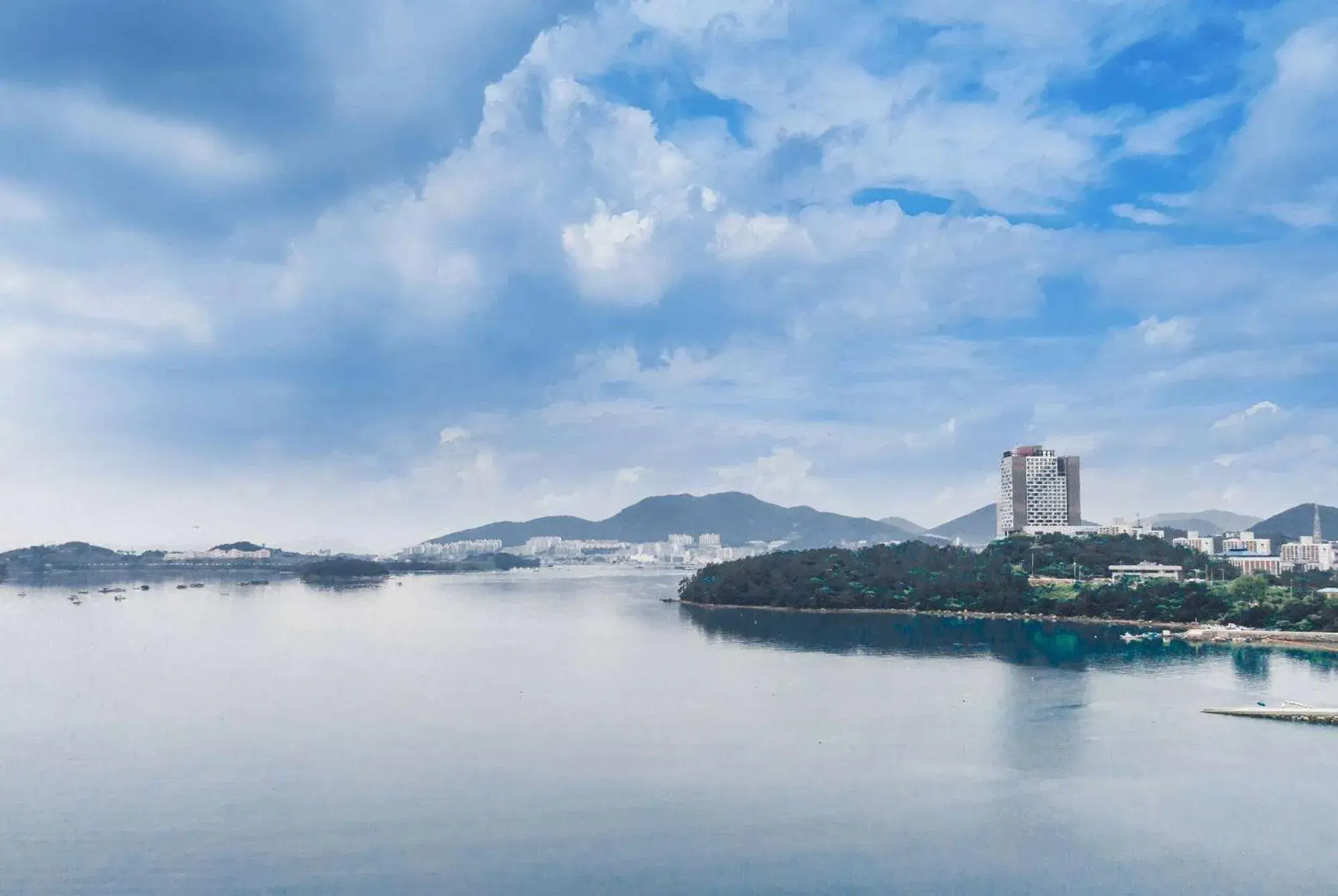 Property building in Ramada Plaza by Wyndham Dolsan Yeosu Property building in Ramada Plaza by Wyndham Dolsan Yeosu