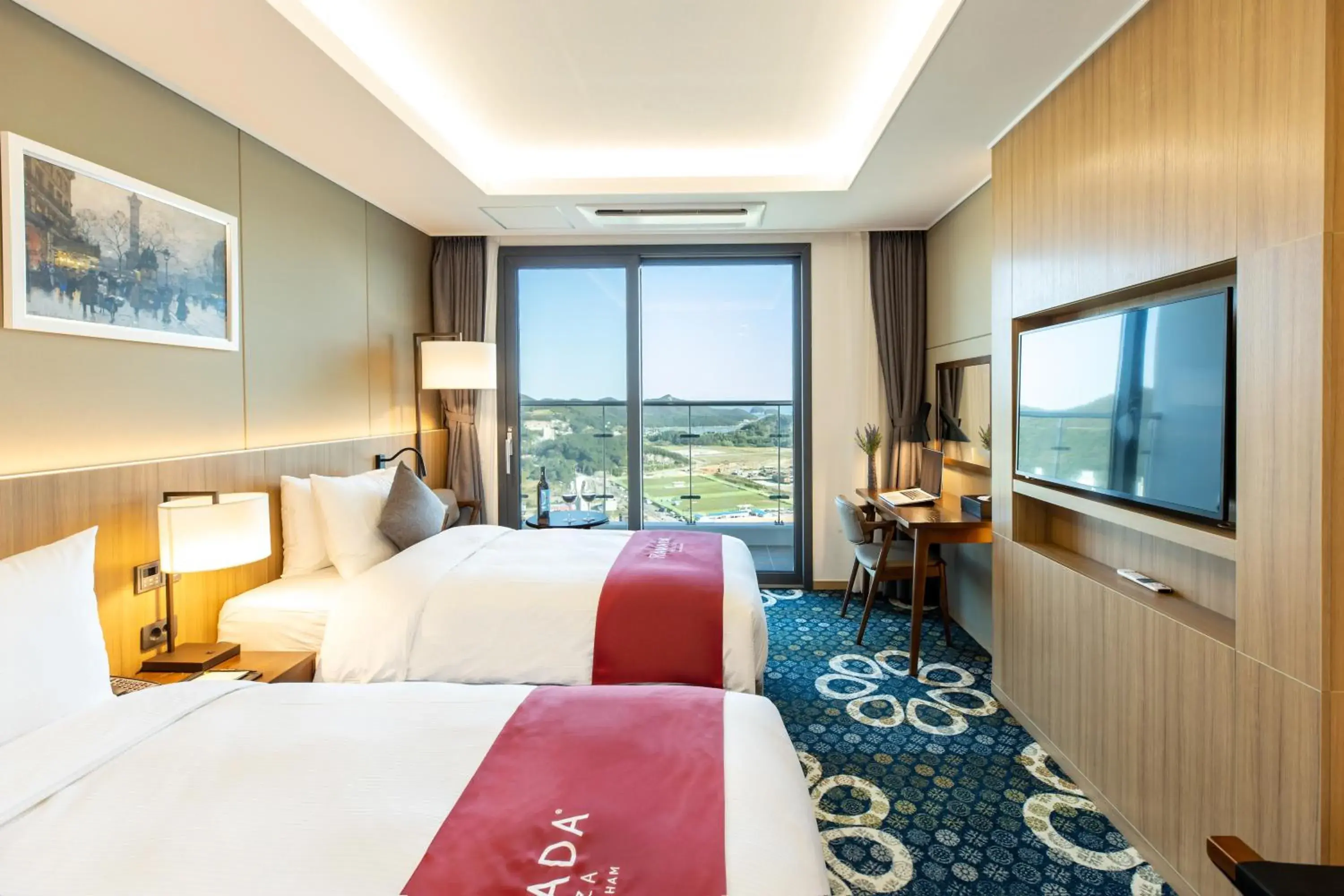 Photo of the whole room, Bed in Ramada Plaza by Wyndham Dolsan Yeosu Photo of the whole room, Bed in Ramada Plaza by Wyndham Dolsan Yeosu