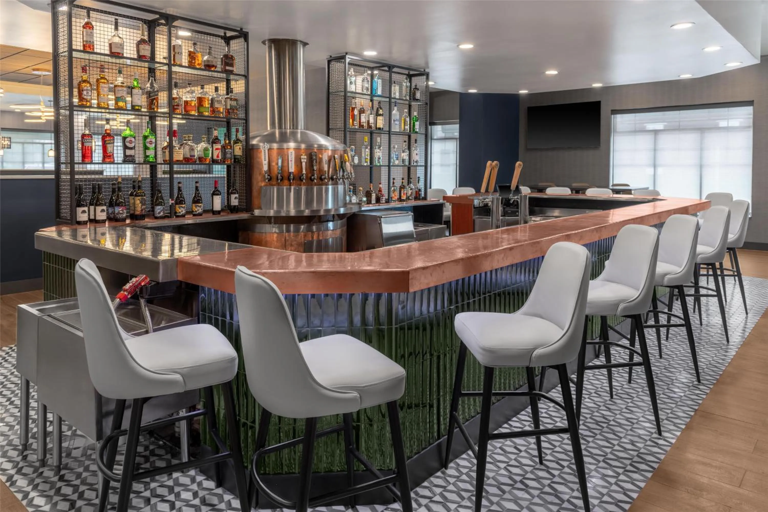 Lounge or bar in Doubletree By Hilton Owatonna