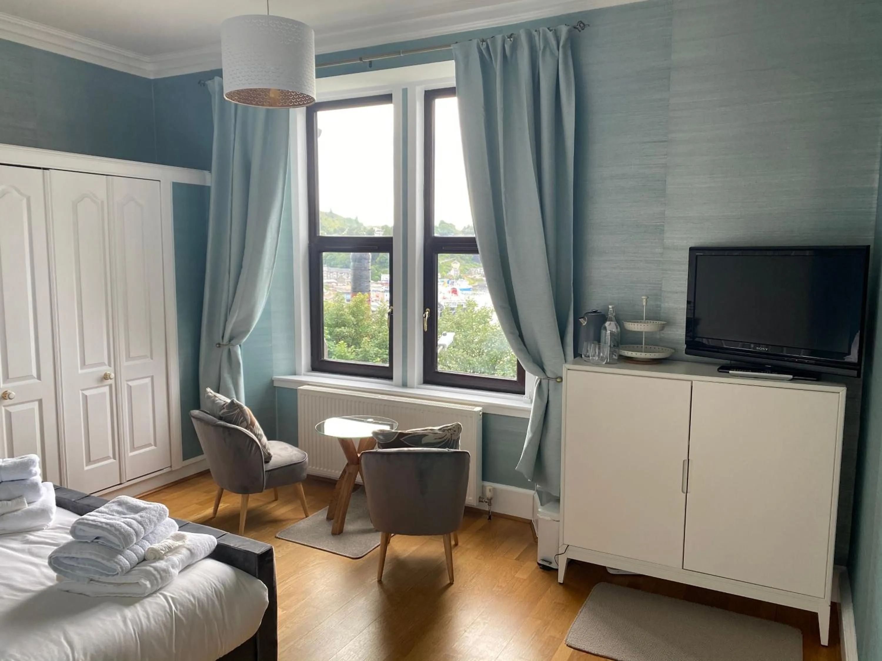 Bed in Ardmor Guest House