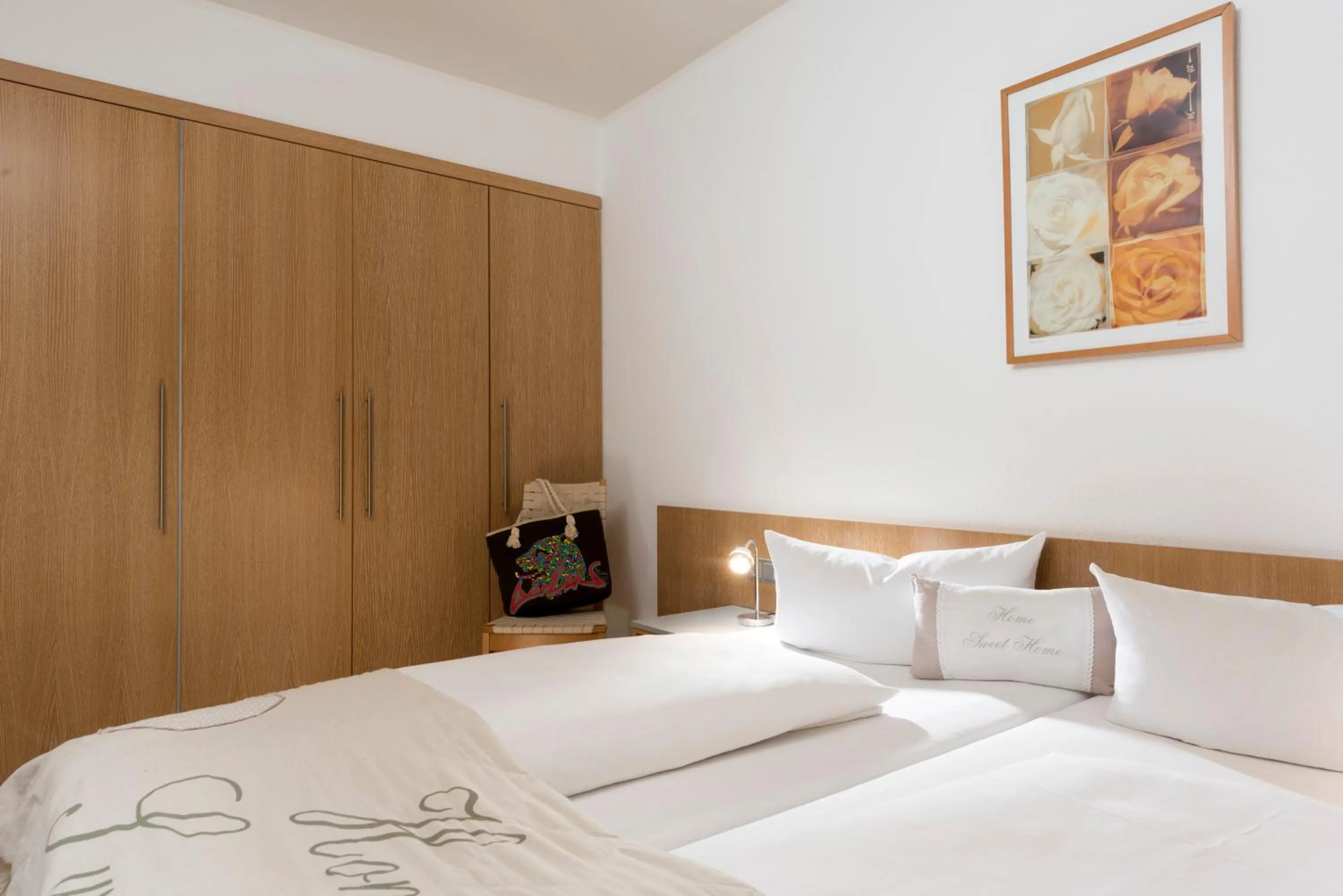 Bed in Michels Apart Hotel Berlin