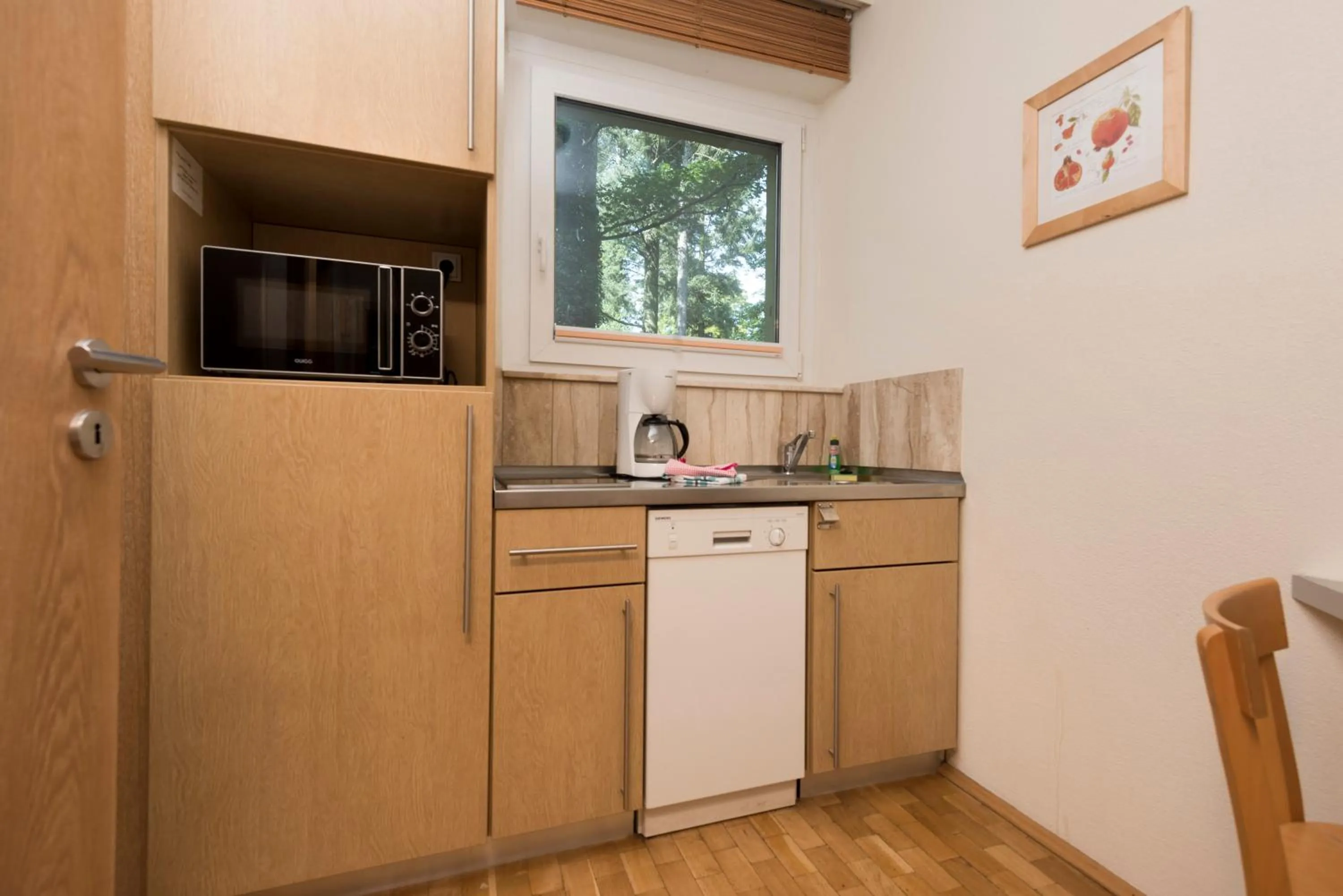 Coffee/tea facilities, Kitchen/Kitchenette in Michels Apart Hotel Berlin