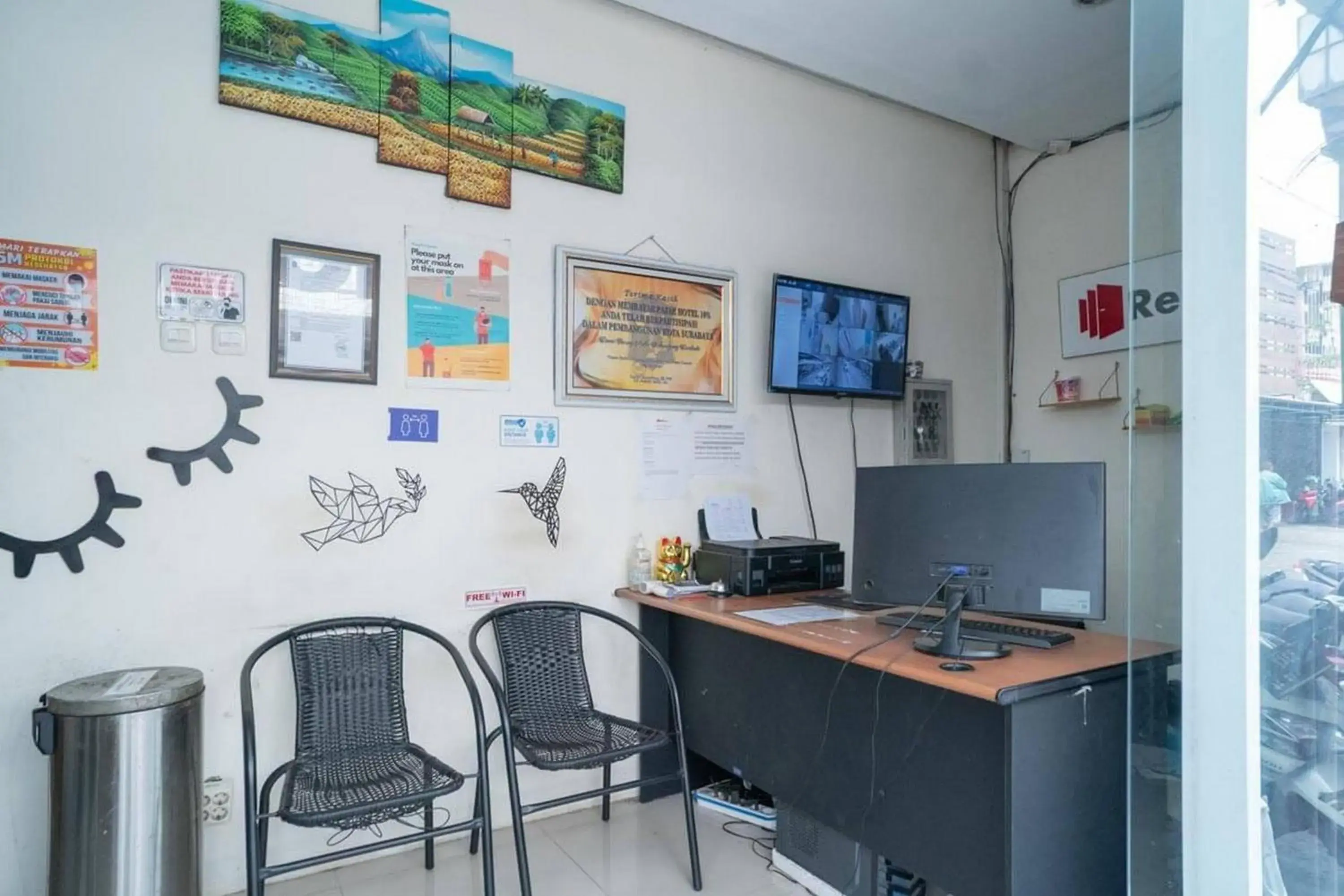 RedDoorz at Mayjen Sungkono Surabaya RedDoorz at Mayjen Sungkono Surabaya