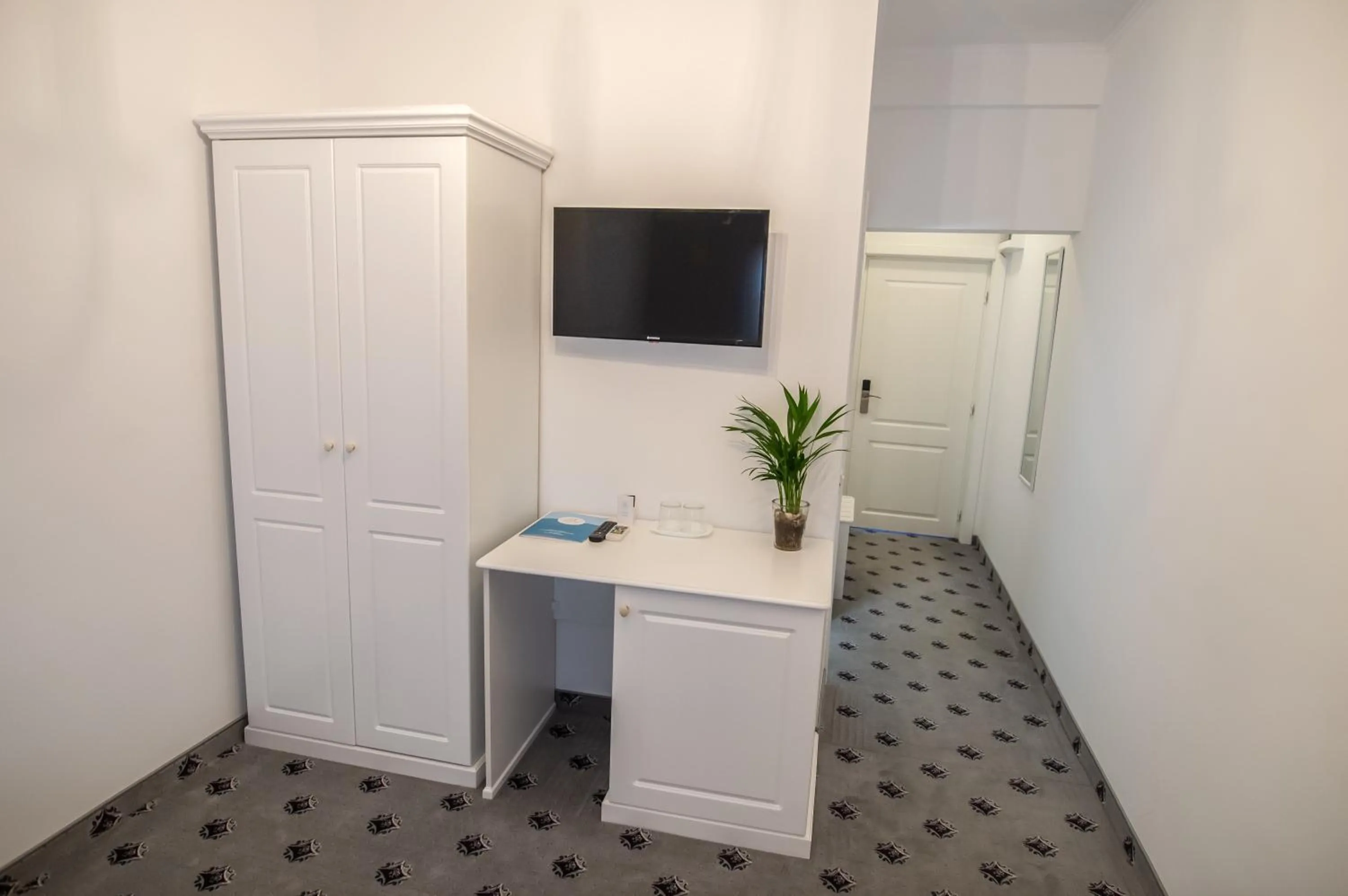 TV and multimedia in Hotel Tadora