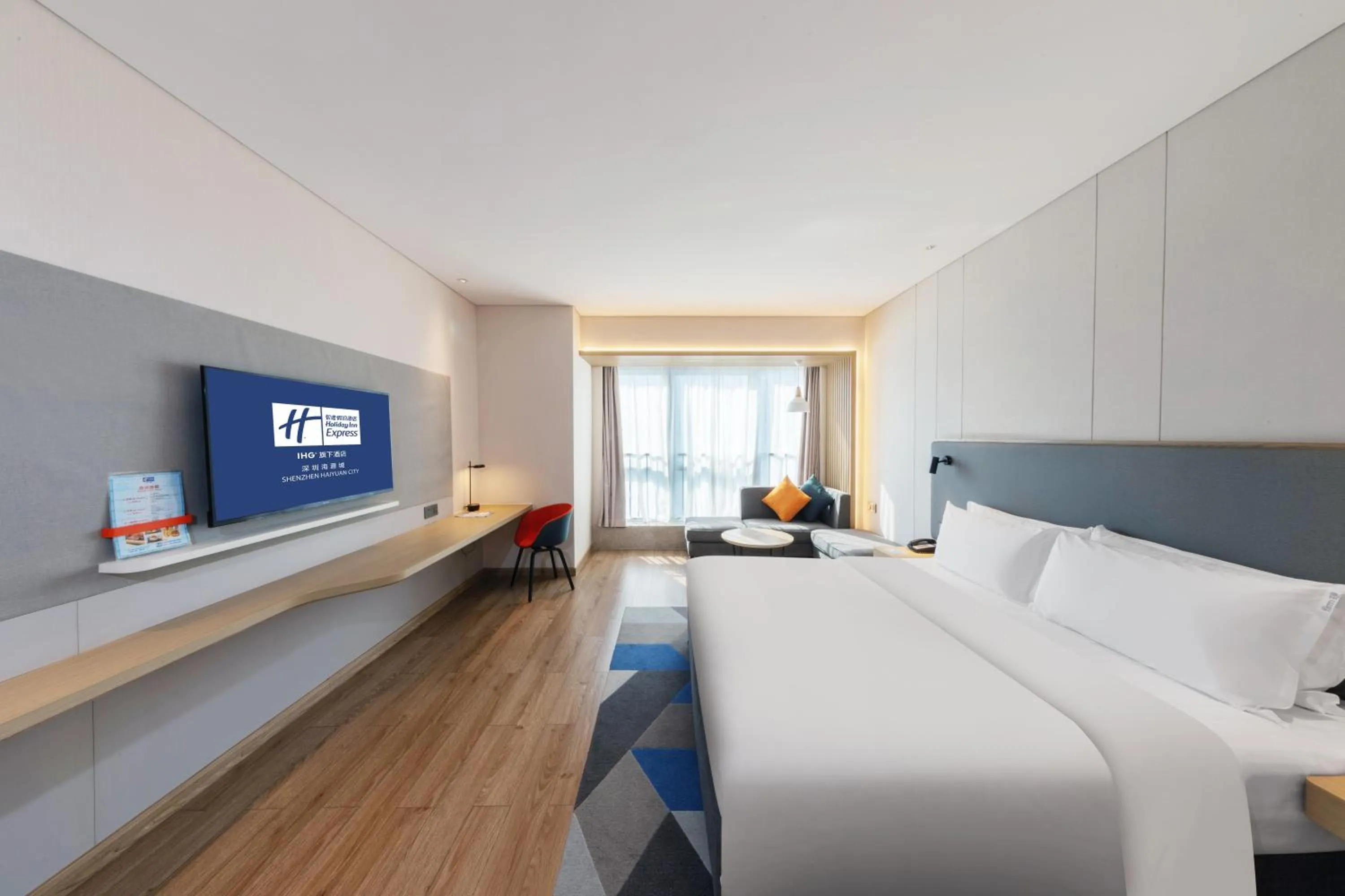 Bed in Holiday Inn Express Shenzhen Haiyuan City by IHG