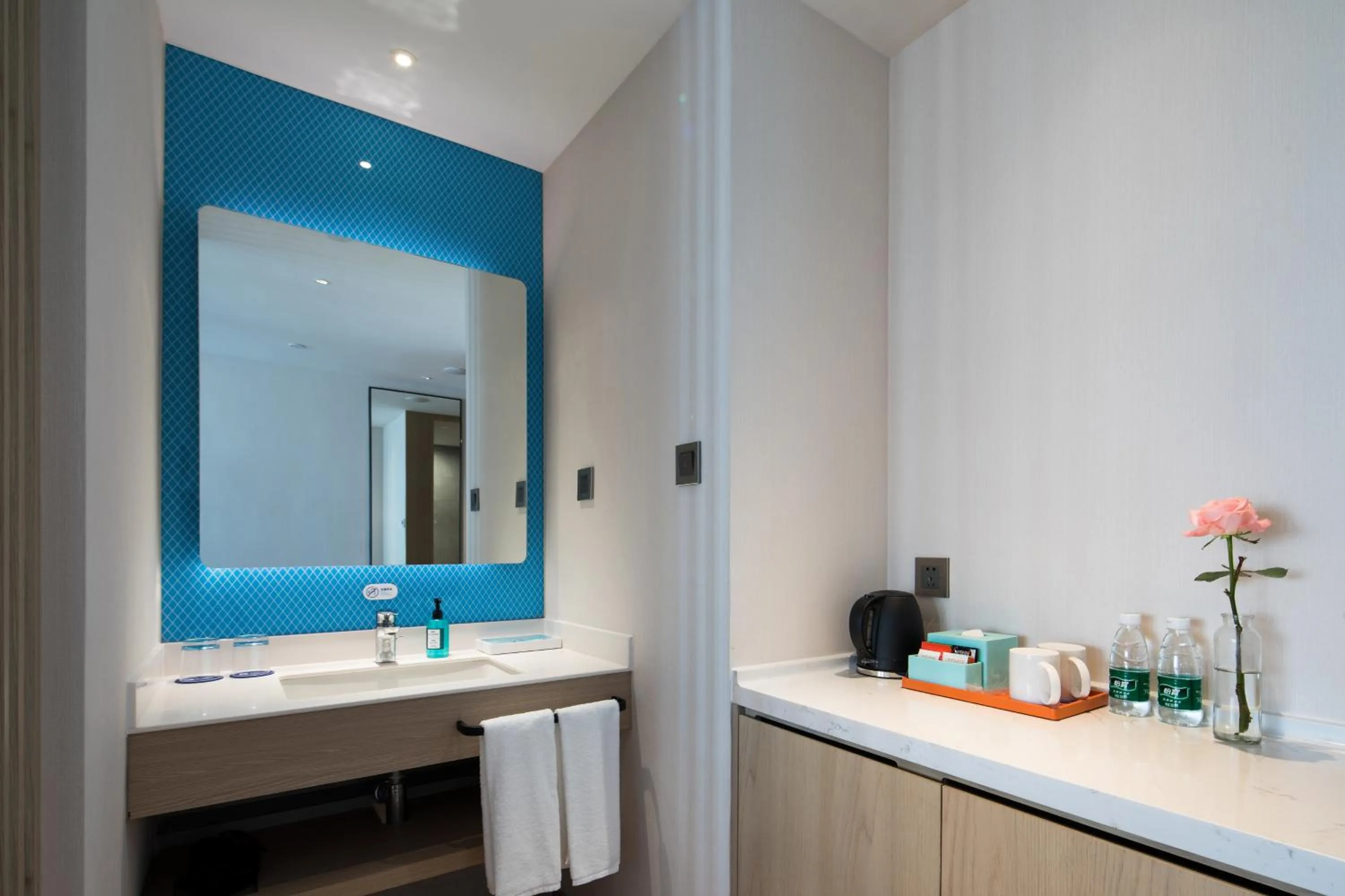 Holiday Inn Express Shenzhen Haiyuan City by IHG