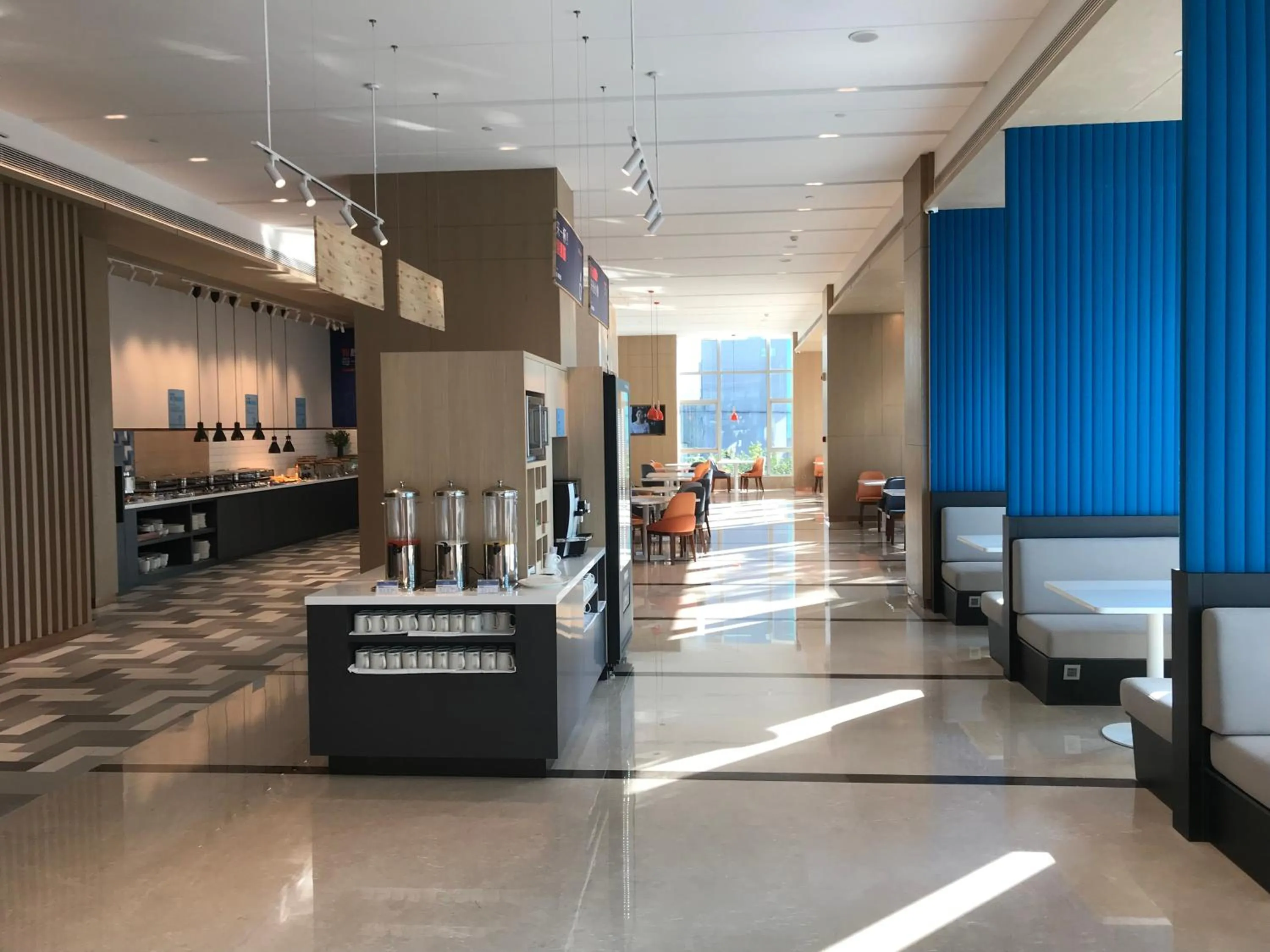 Restaurant/places to eat in Holiday Inn Express Shenzhen Haiyuan City by IHG