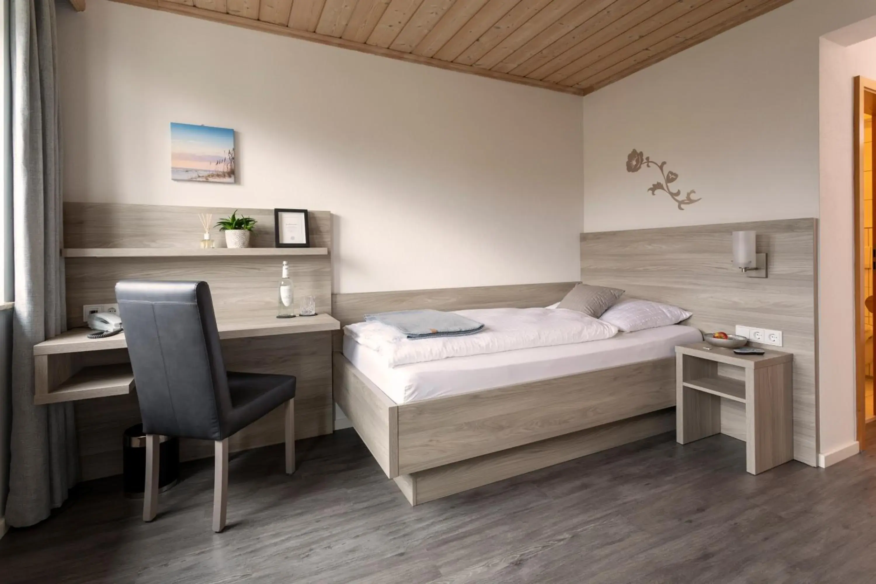 Single Room in Hotel am Ludwigskanal Single Room in Hotel am Ludwigskanal