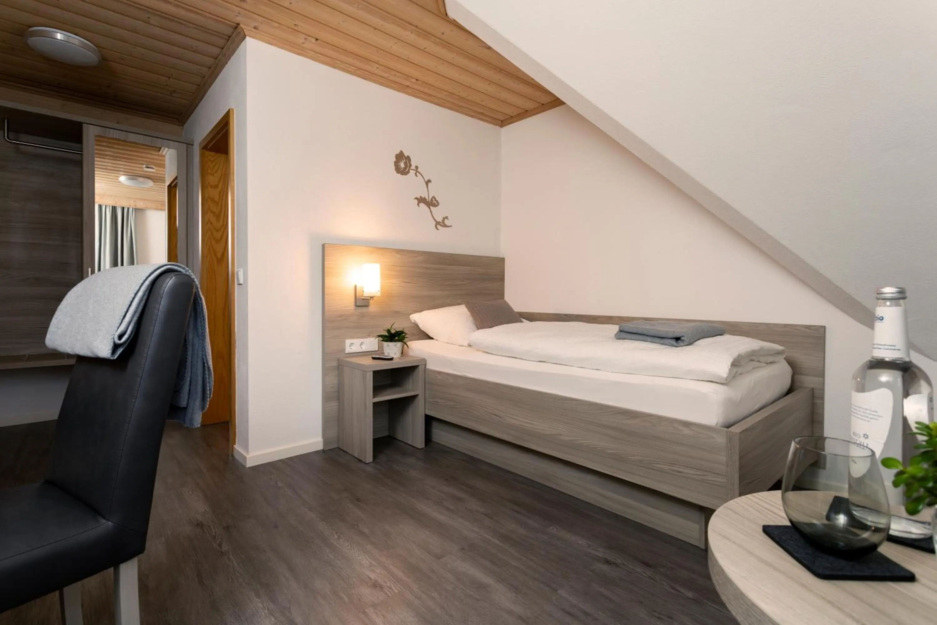 Bedroom, Bed in Hotel am Ludwigskanal