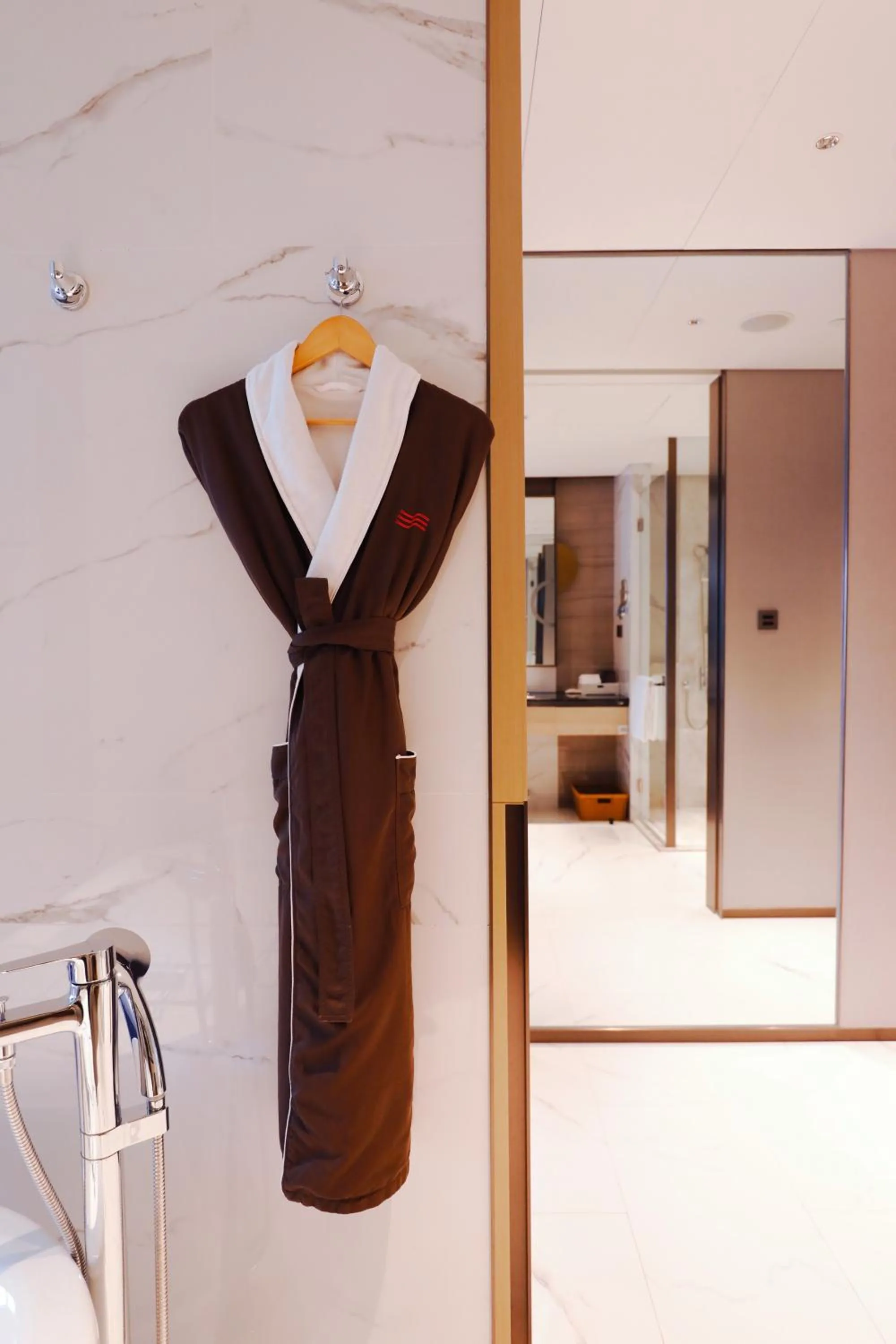 Toilet in Crowne Plaza Foshan Nanhai-an IHG Hotel