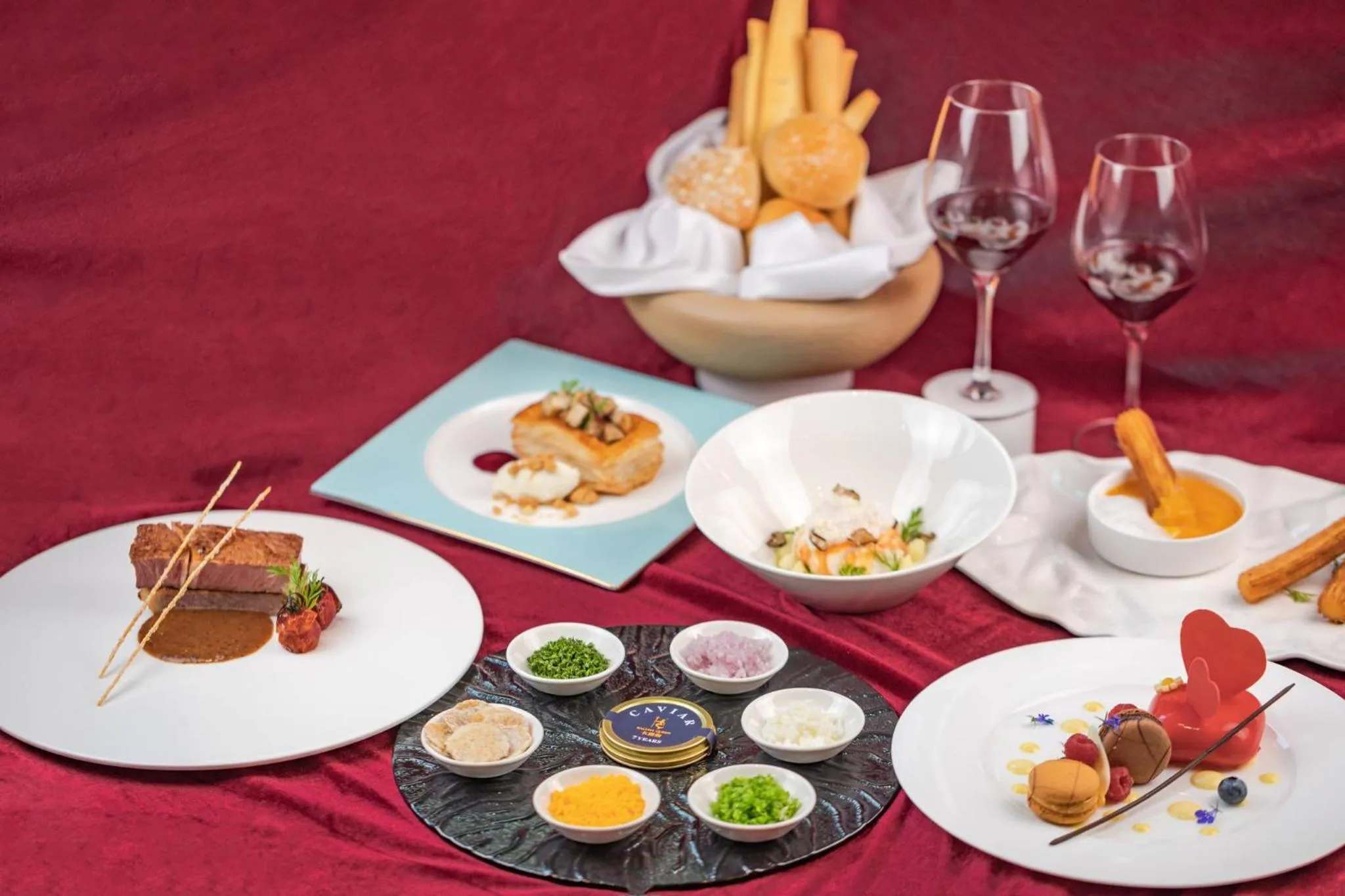 Restaurant/places to eat in Crowne Plaza Foshan Nanhai-an IHG Hotel