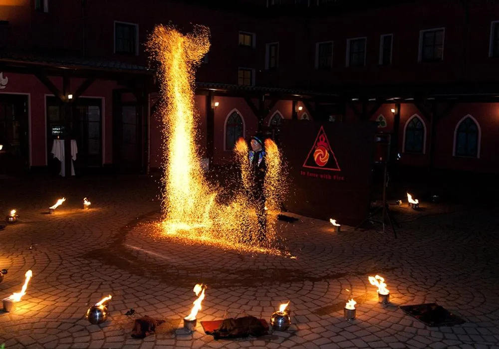 Evening entertainment in The Lakeside - Burghotel zu Strausberg