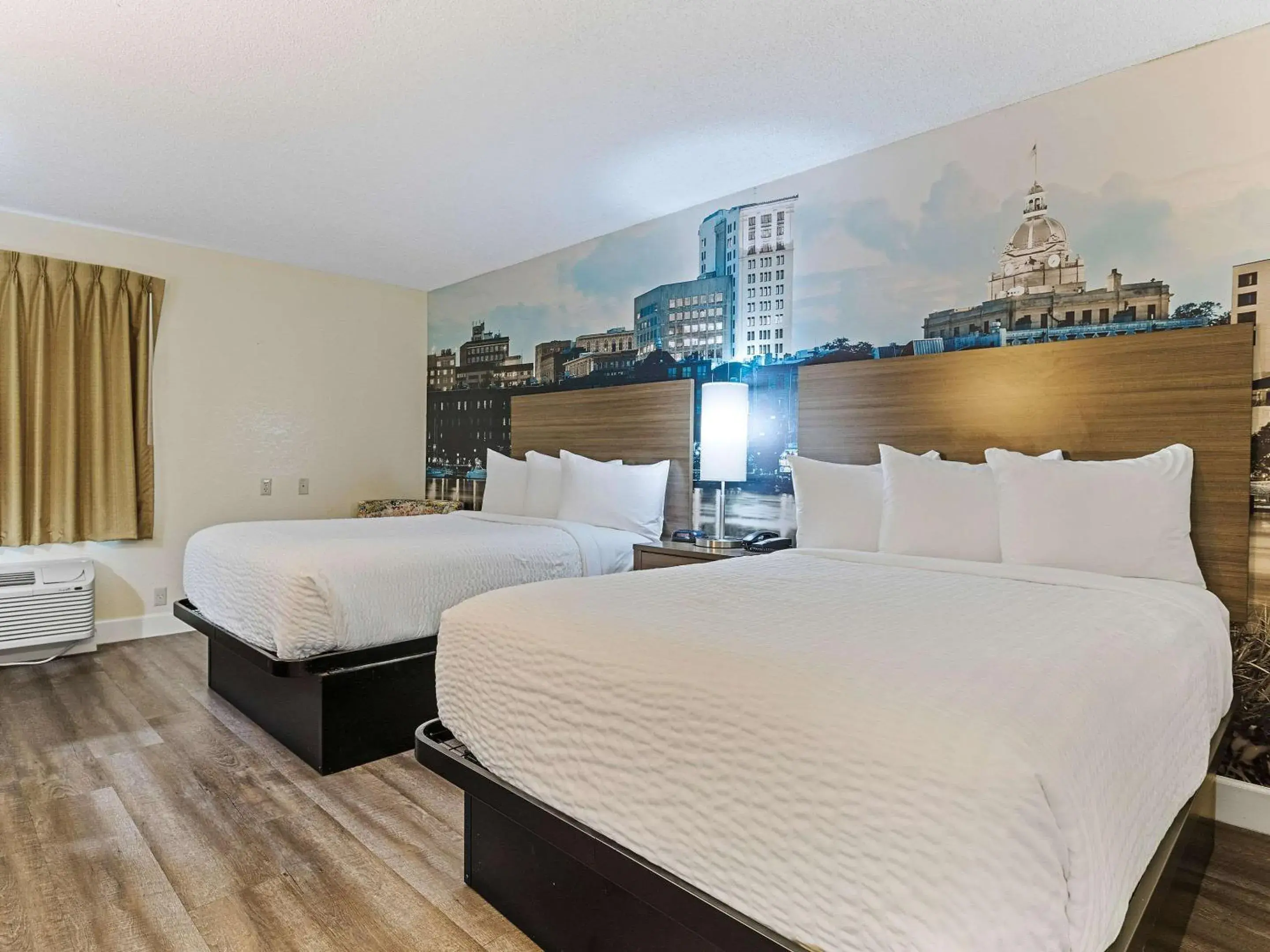 Bedroom, Bed in Clarion Pointe Savannah Gateway I-95 Bedroom, Bed in Clarion Pointe Savannah Gateway I-95