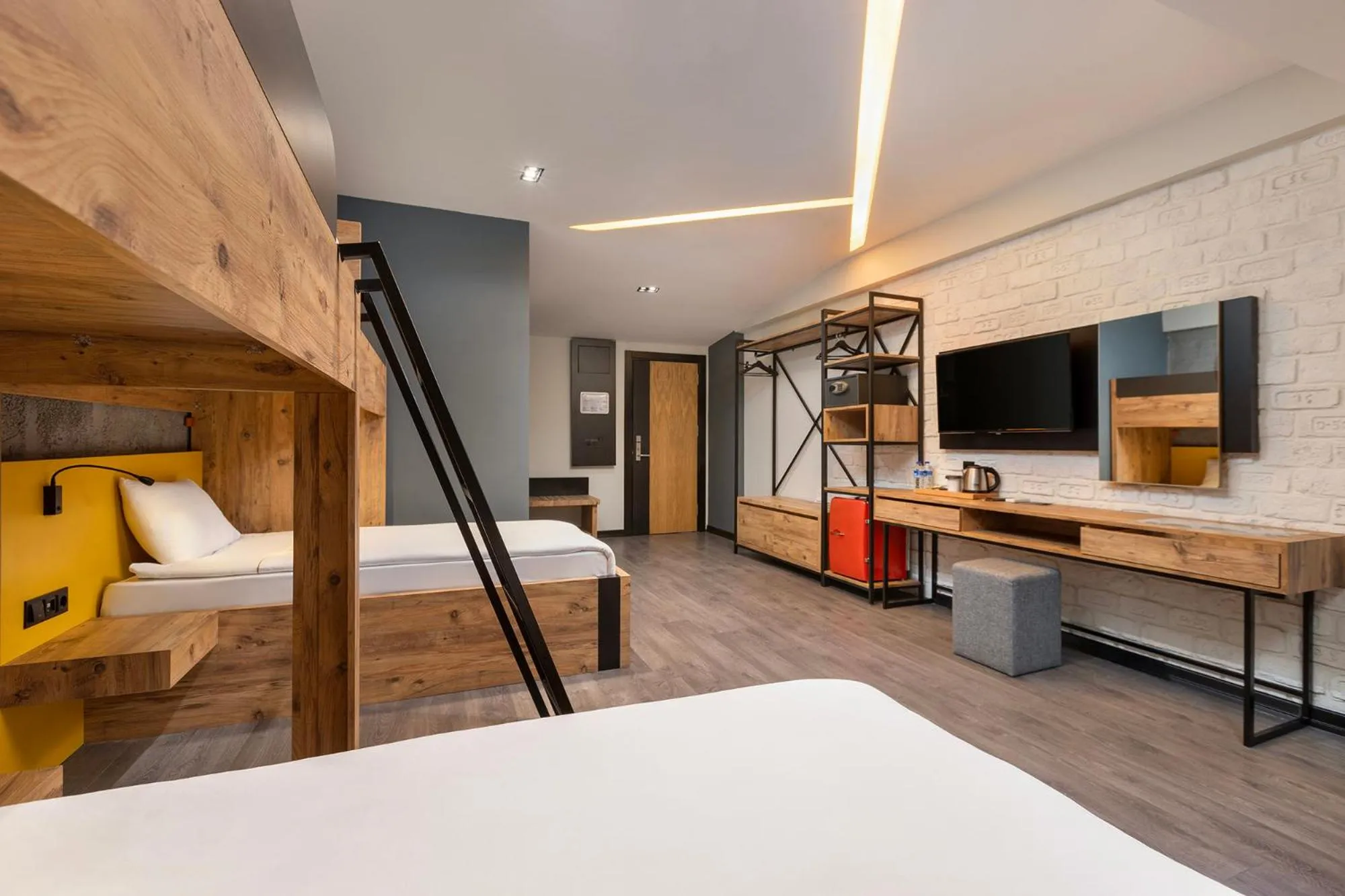 Communal lounge/ TV room in Afflon Hotels Loft City