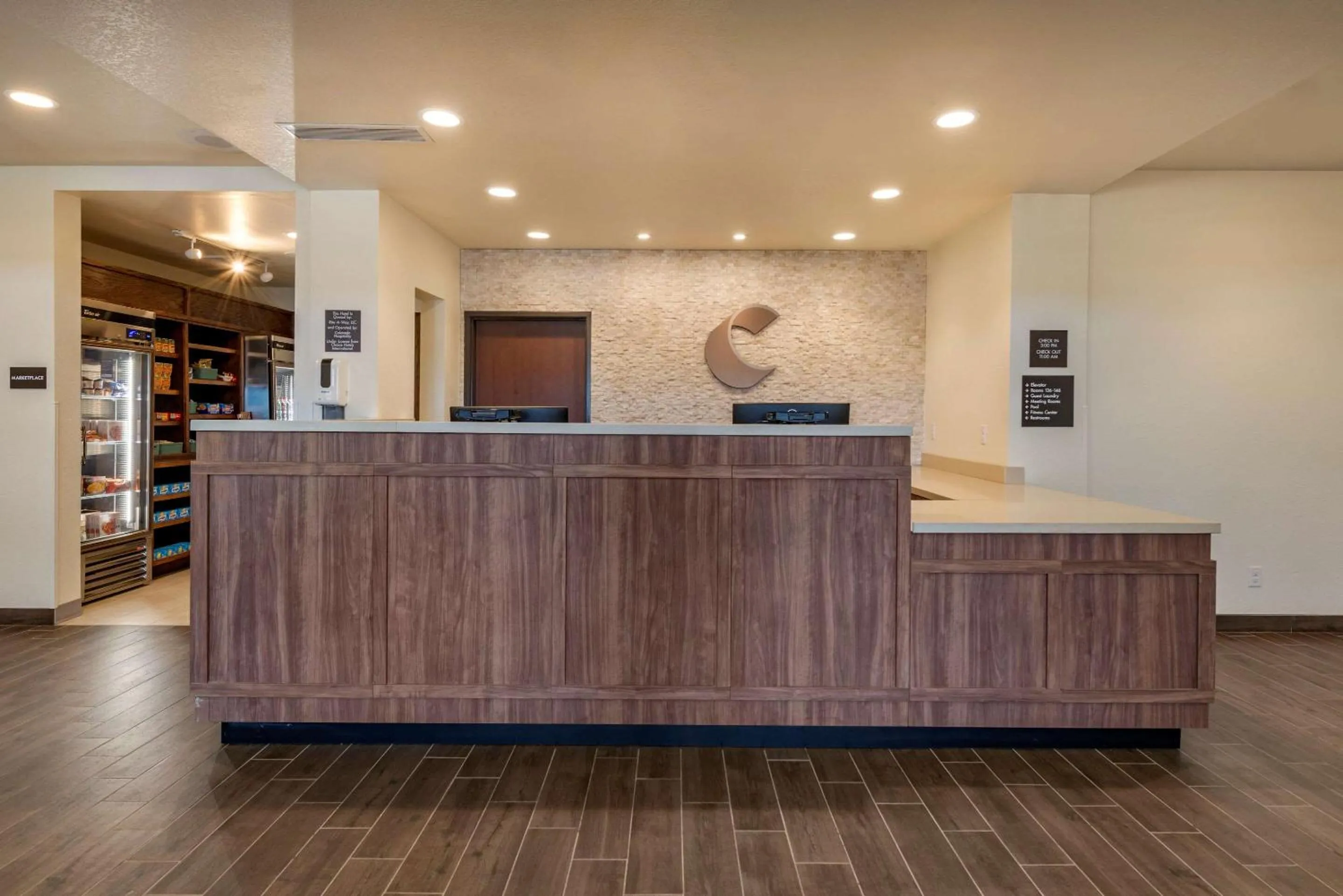 Lobby or reception in Comfort Suites Broomfield-Boulder-Interlocken