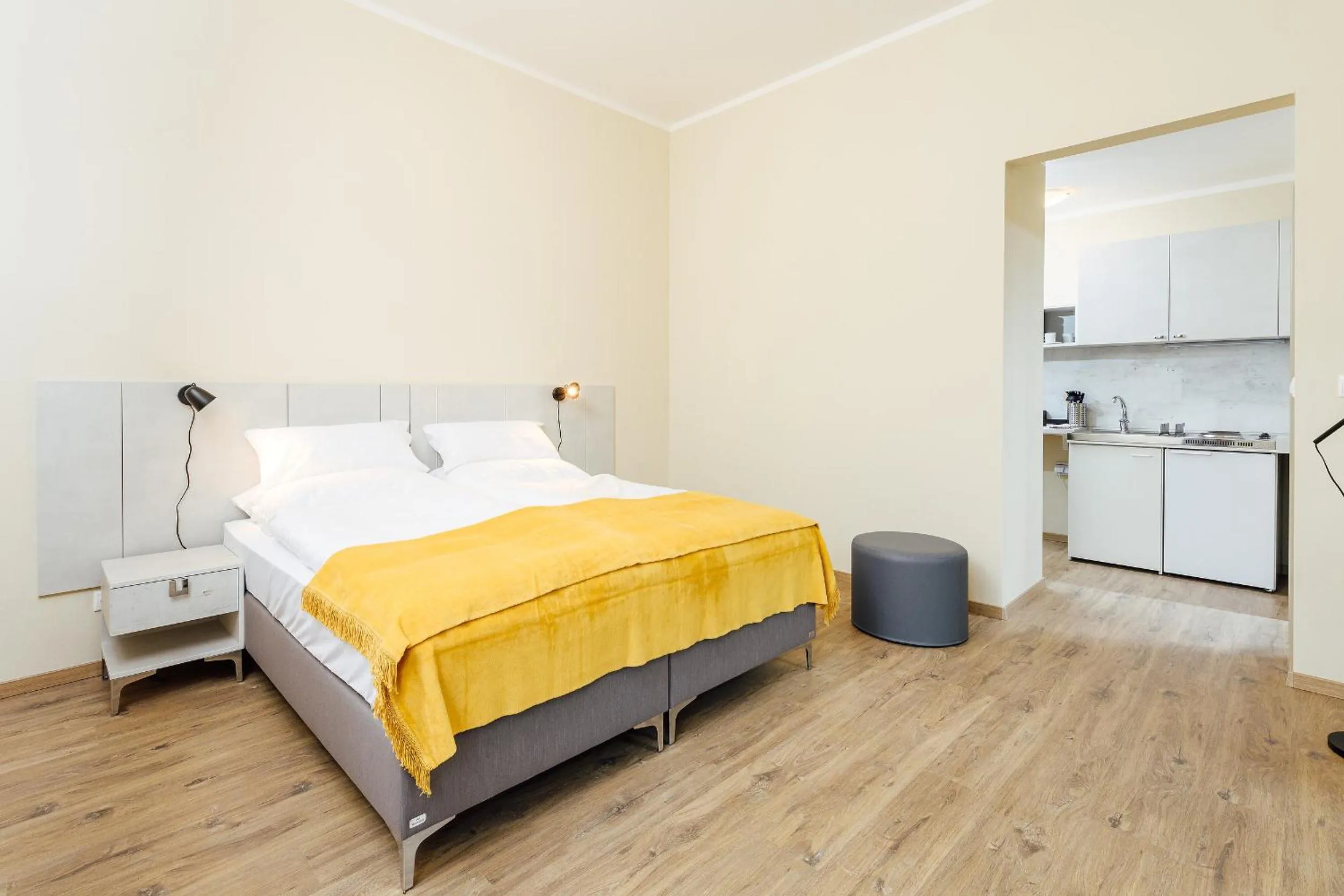 Kitchen or kitchenette, Bed in Apartmánový dom GRAND - Contactless Check In