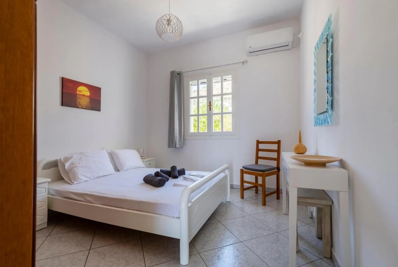 Photo of the whole room, Bed in Panoramic View House