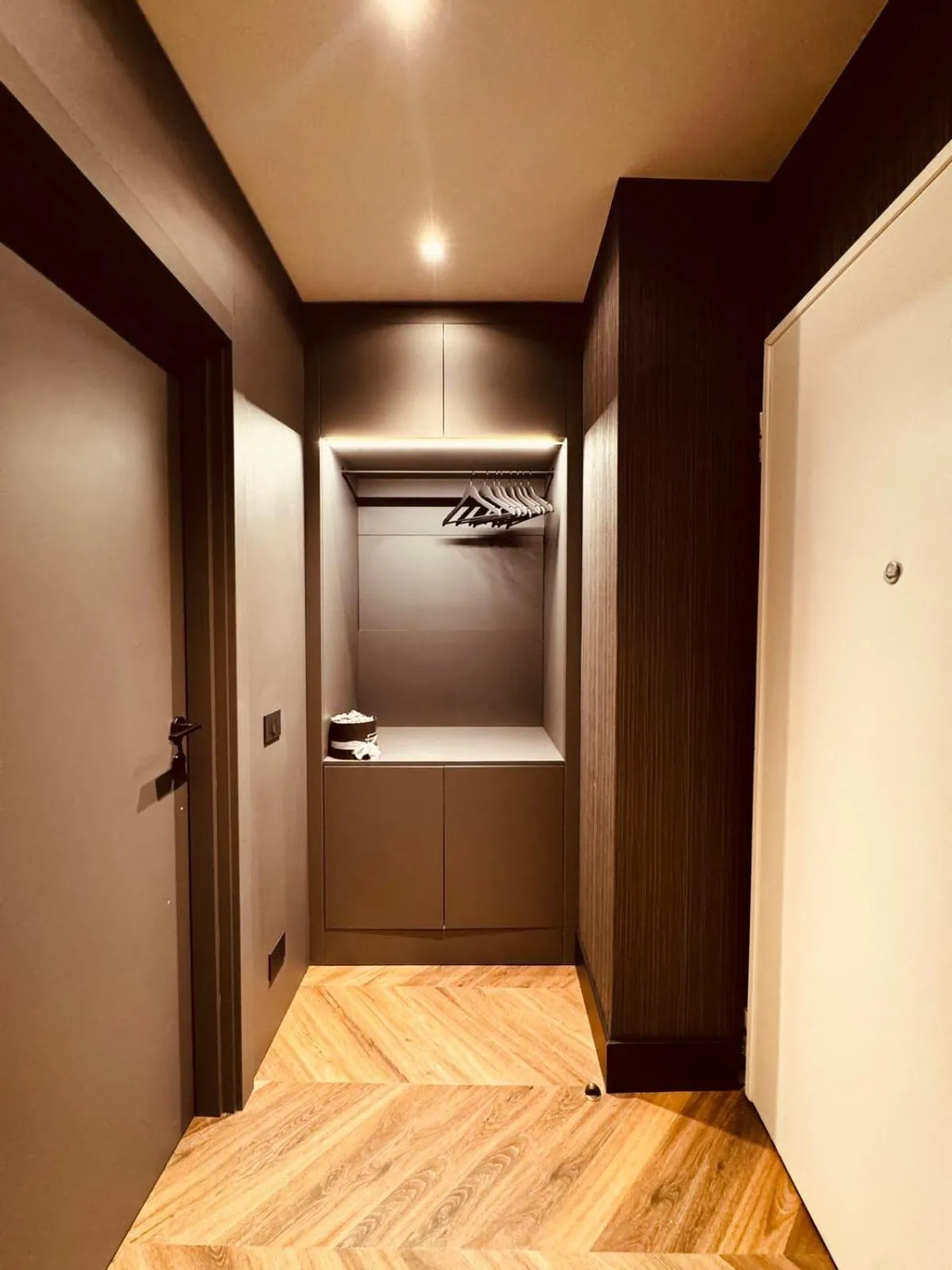 wardrobe in LUMERA STAY - Solferino