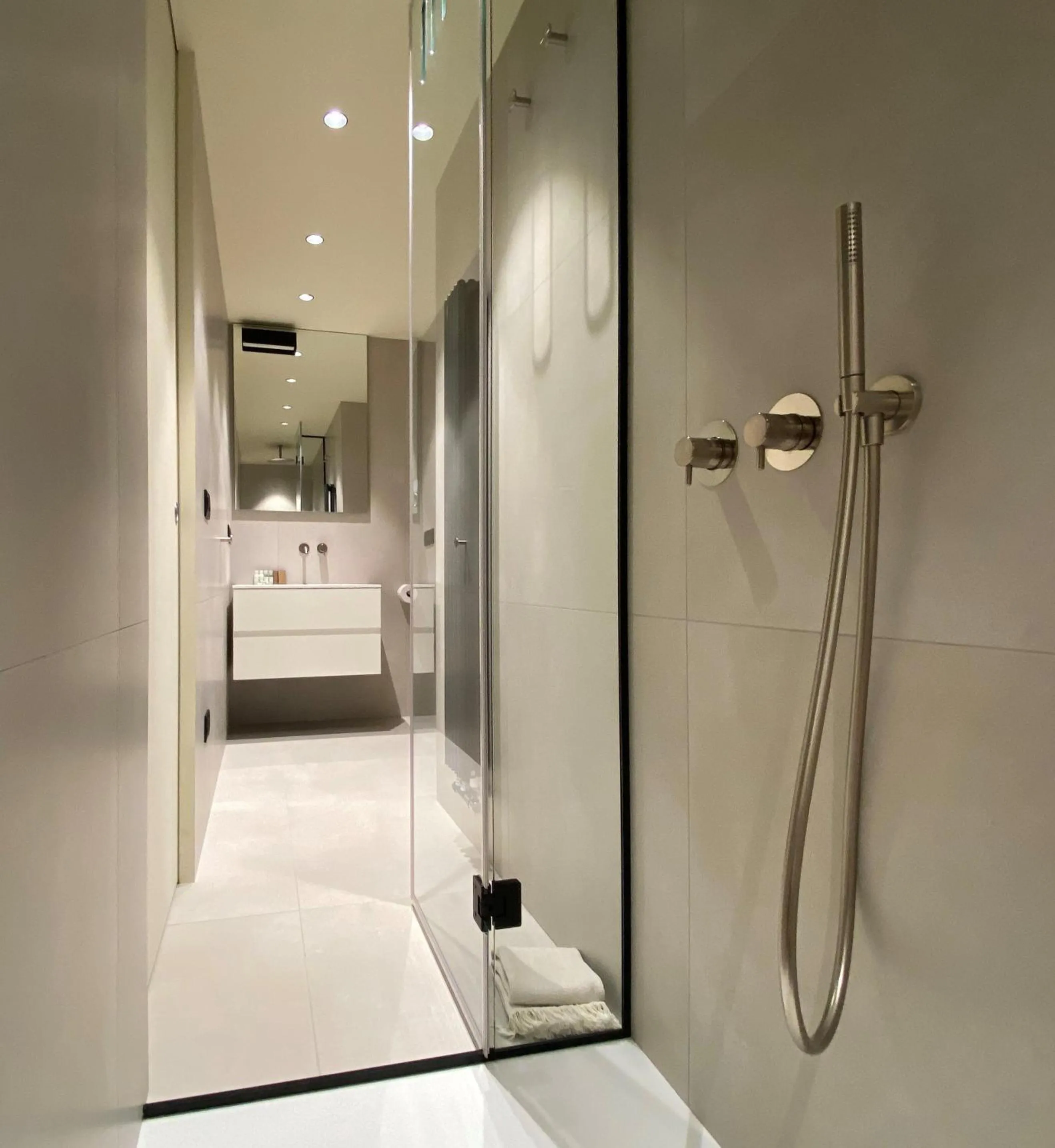 Shower in SETTANNI Sea Suites