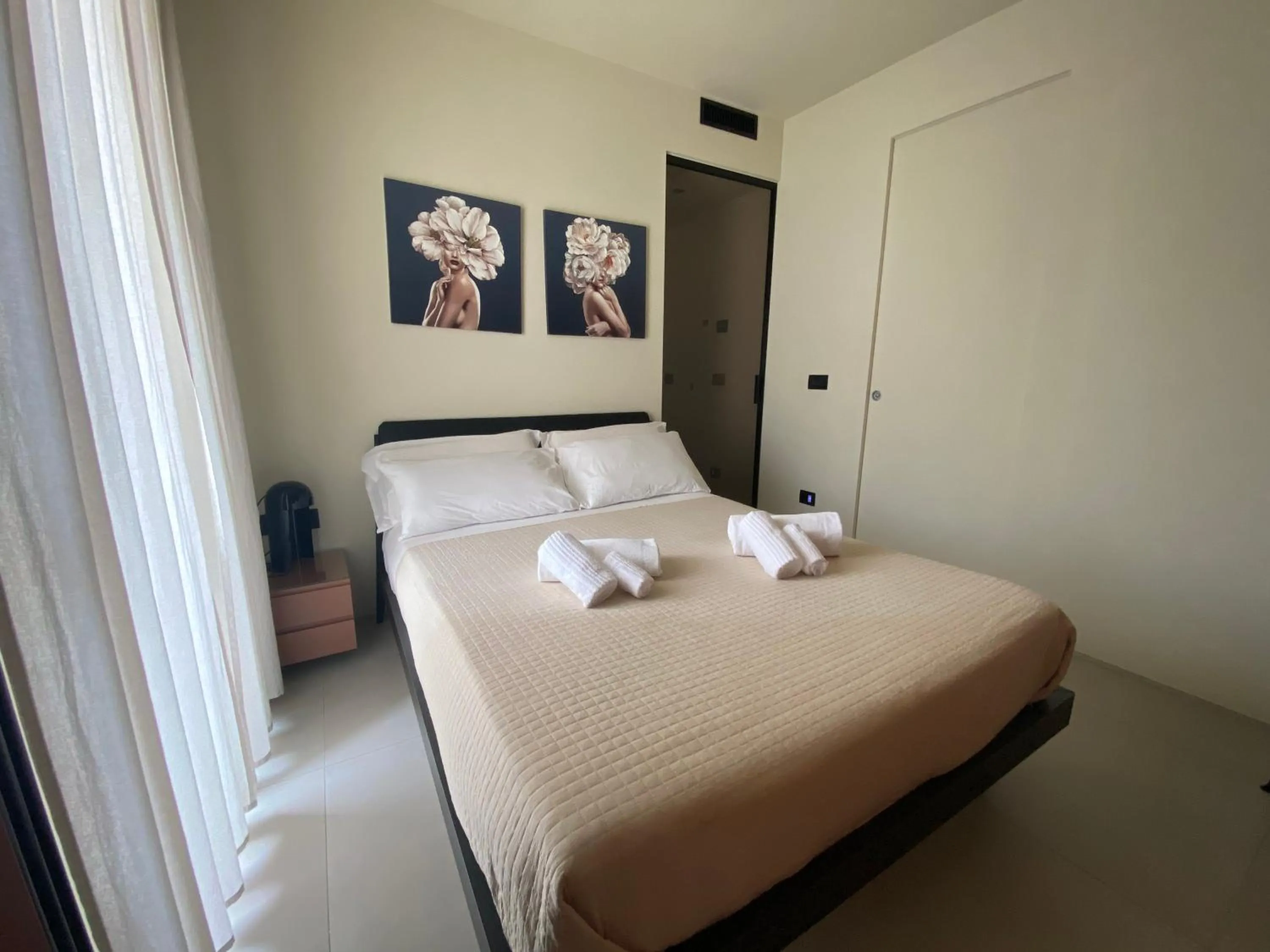 Bed in SETTANNI Sea Suites