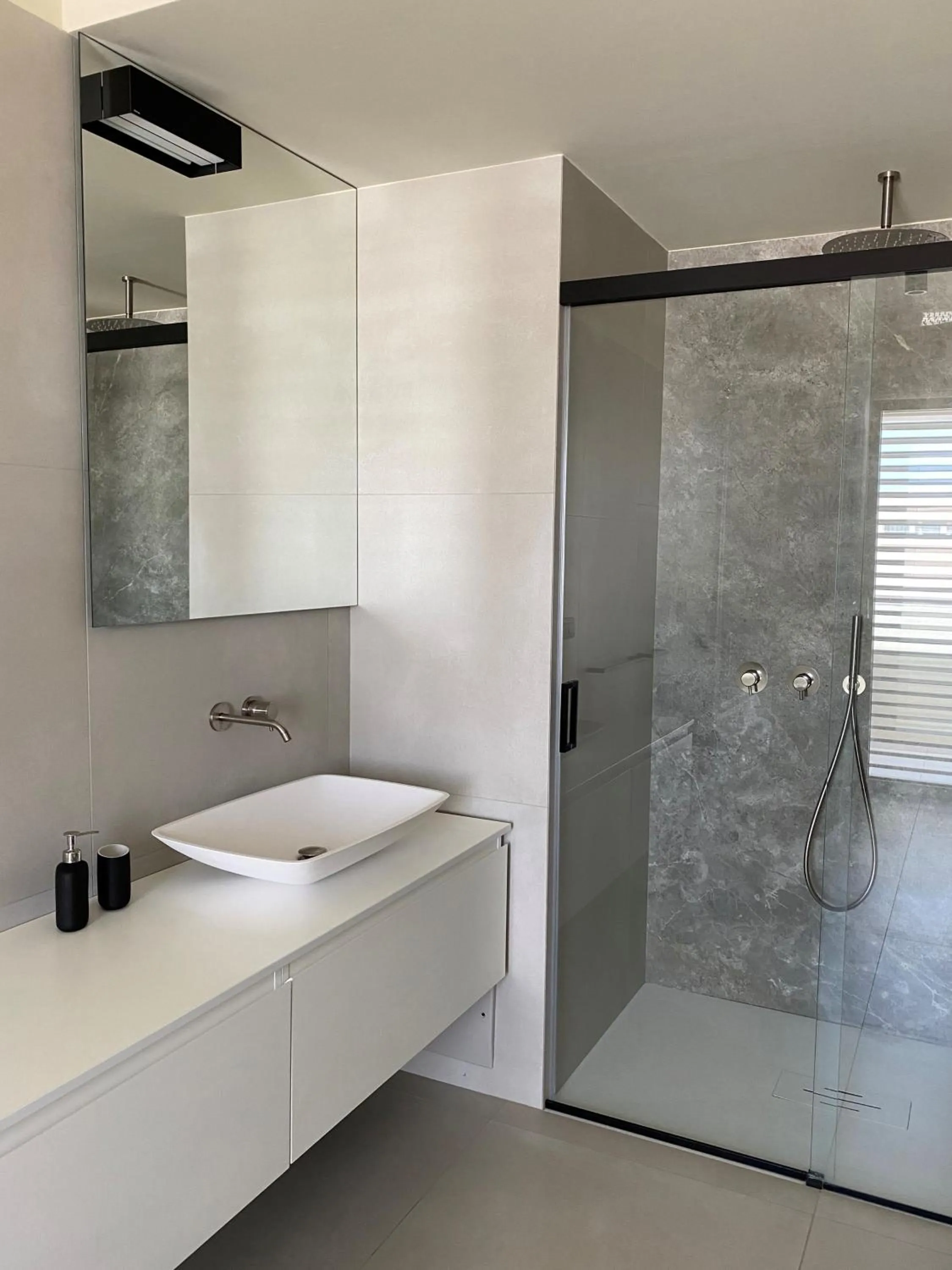 Shower in SETTANNI Sea Suites