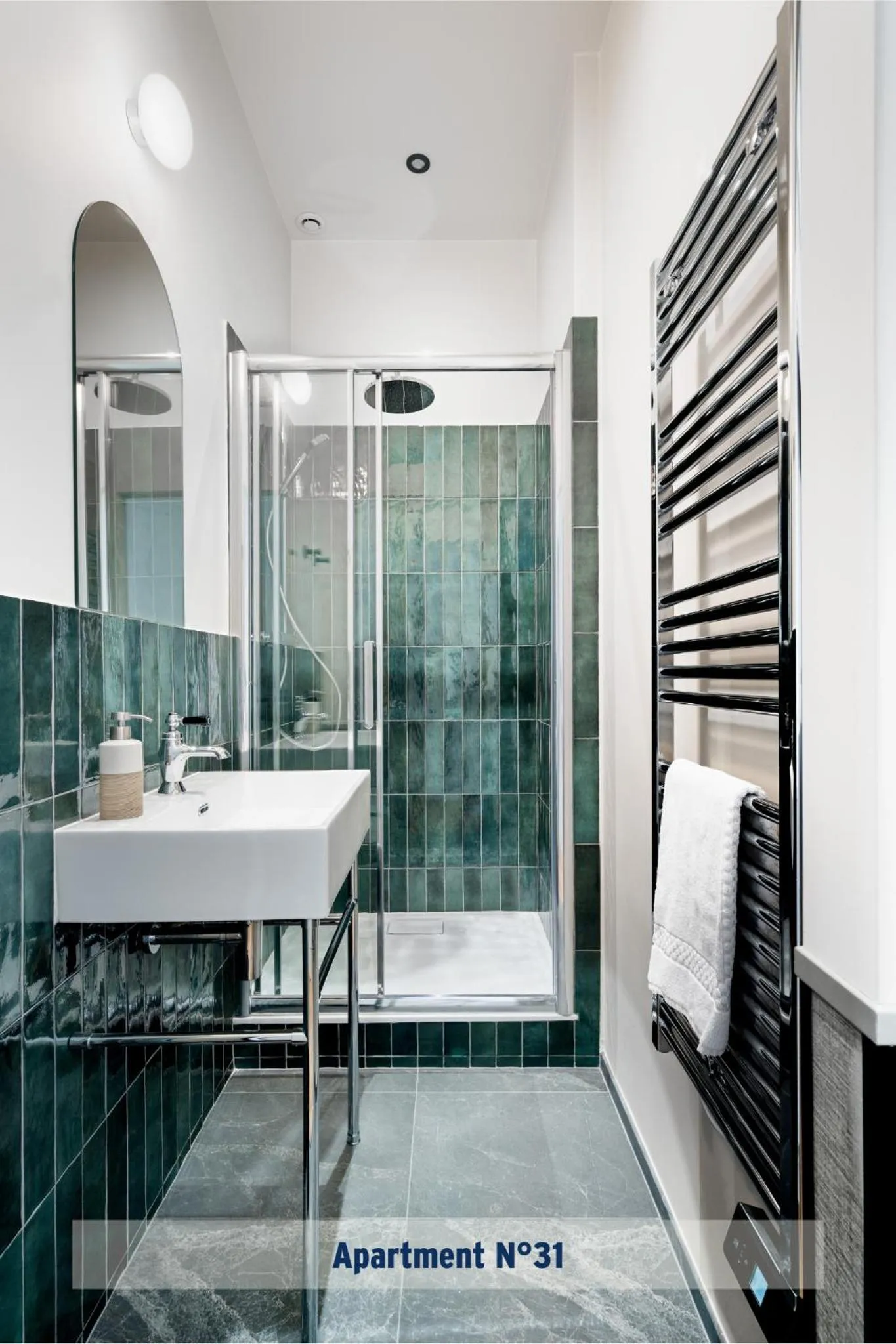 Shower in Edgar Suites Saint-Lazare - Amsterdam