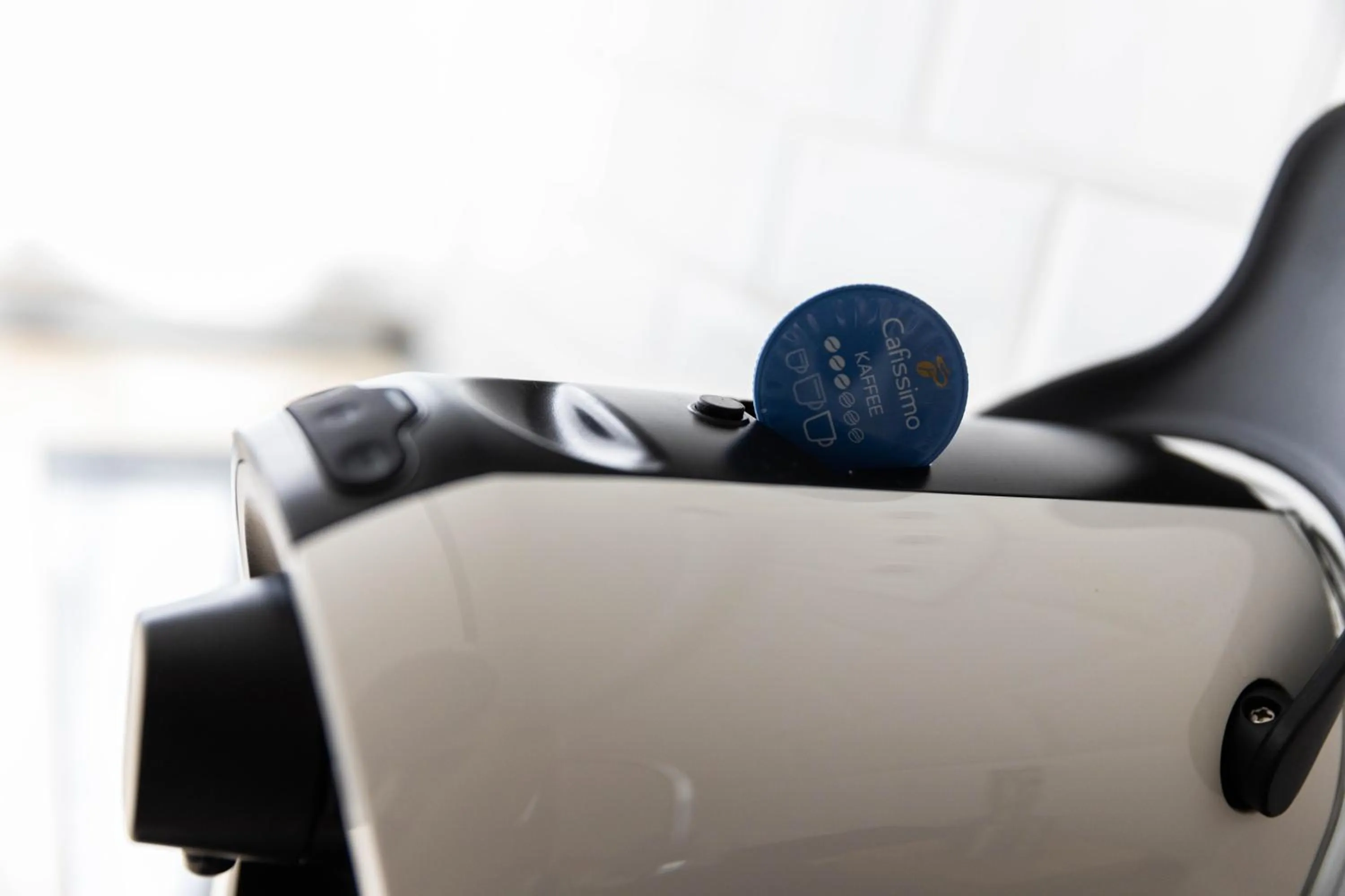 Coffee/tea facilities in Roomstore Studio Apartments