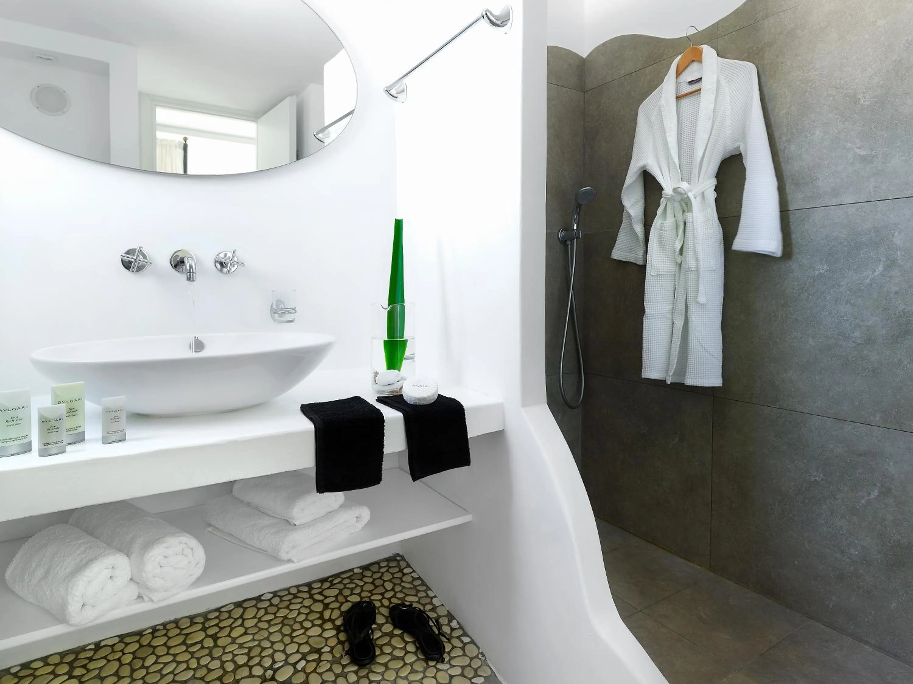 Shower in Santa Maria Luxury Suites & Spa
