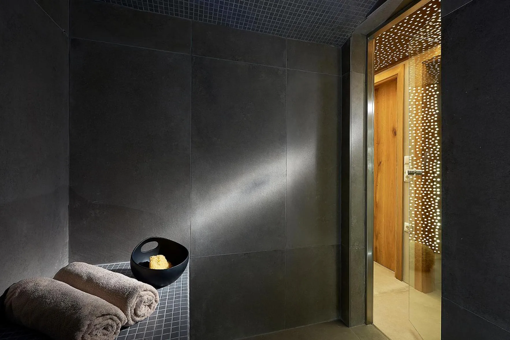 Sauna in Santa Maria Luxury Suites & Spa