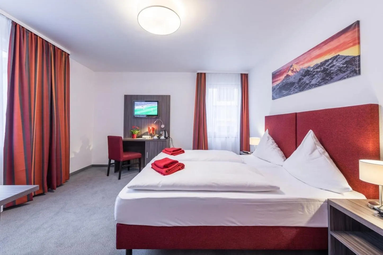 Property building, Bed in Hotel Himalaya Frankfurt City Messe