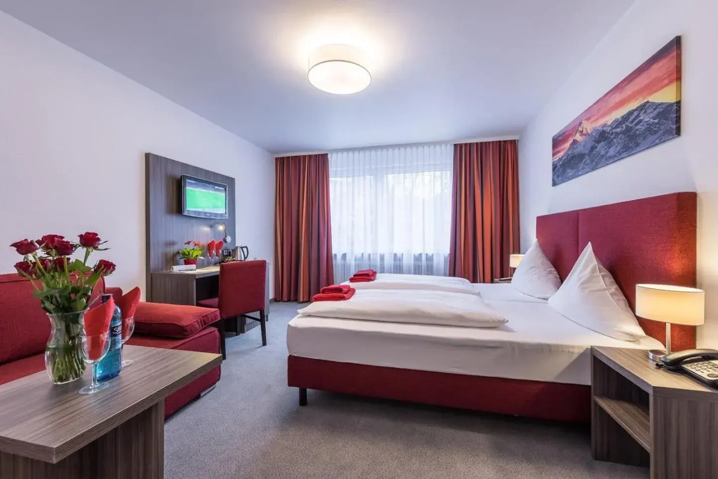 Property building, Bed in Hotel Himalaya Frankfurt City Messe