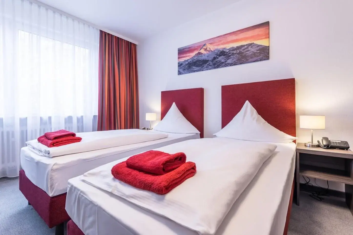 Property building, Bed in Hotel Himalaya Frankfurt City Messe