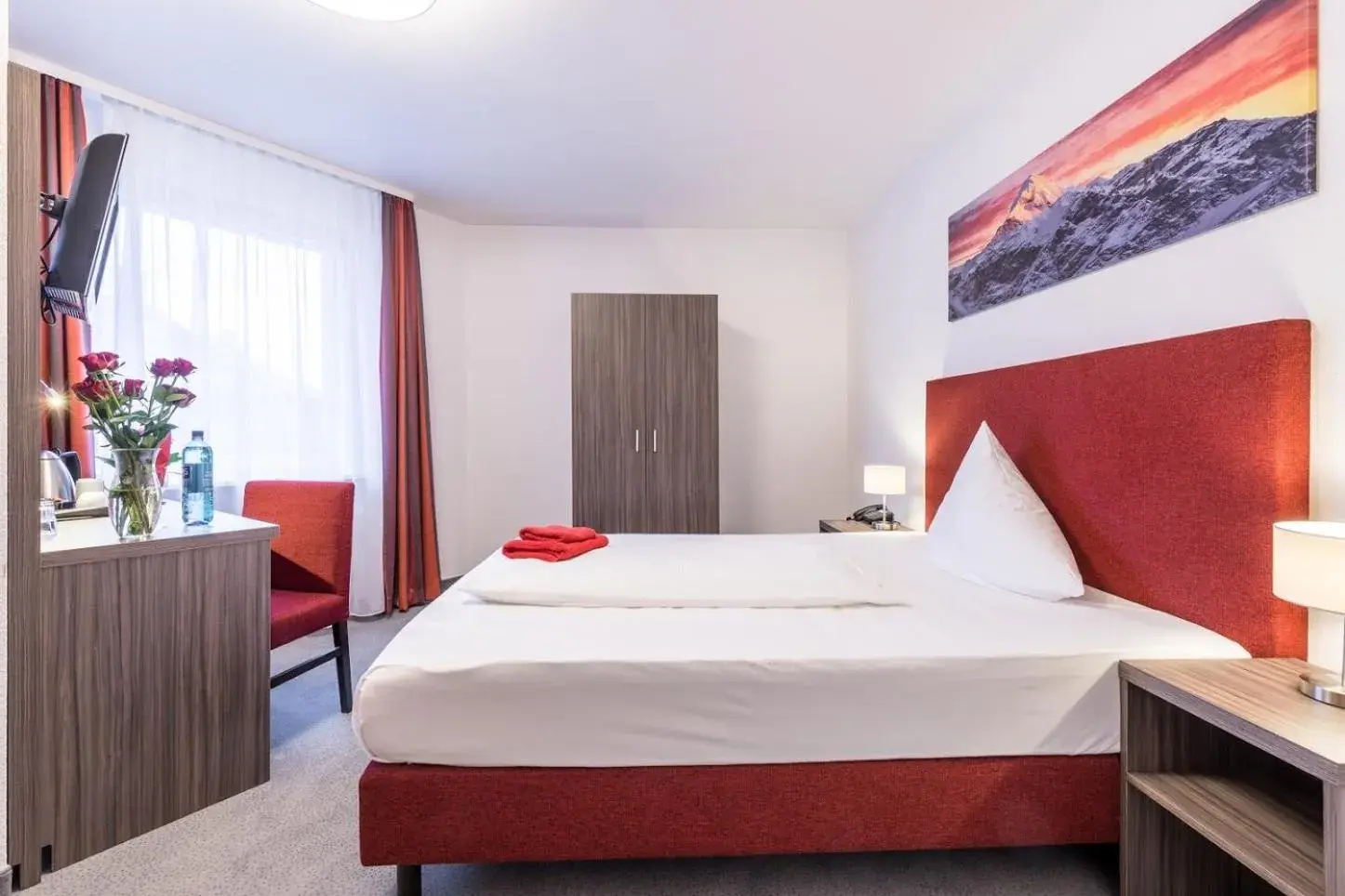 Property building, Bed in Hotel Himalaya Frankfurt City Messe