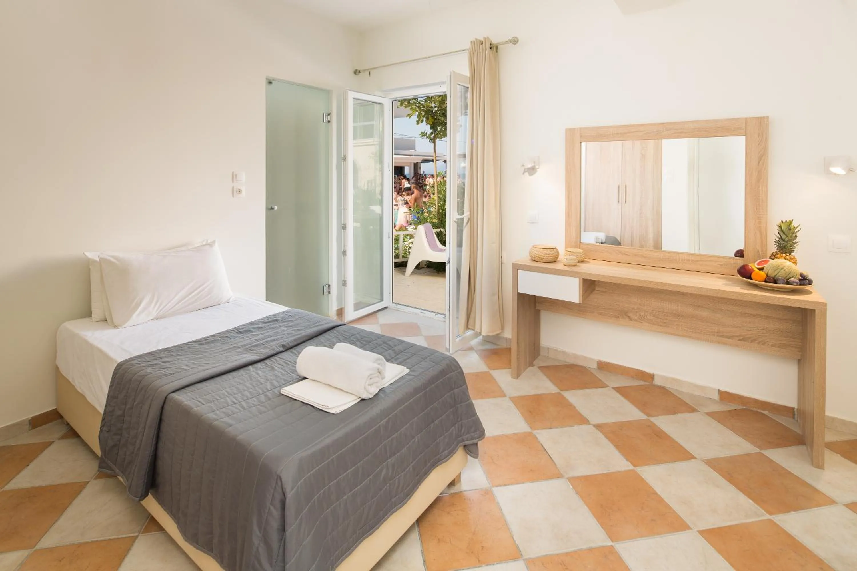 Paralia studios